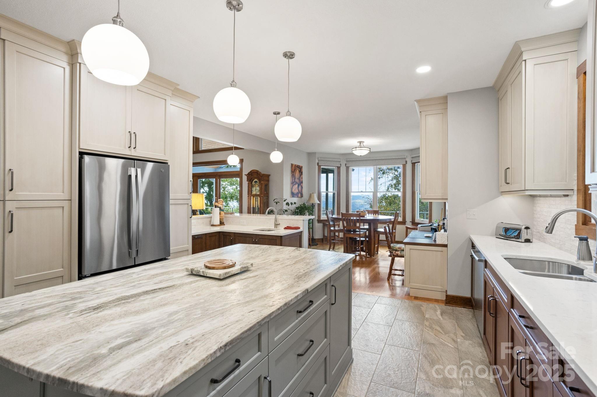 Hendersonville, North Carolina, 28739, United States, 3 Bedrooms Bedrooms, ,4 BathroomsBathrooms,Residential,Active,1973289