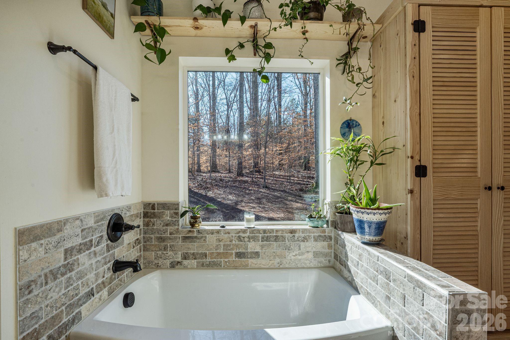 Davidson, North Carolina, 28036, United States, 5 Bedrooms Bedrooms, ,4 BathroomsBathrooms,Residential,Active,2011189