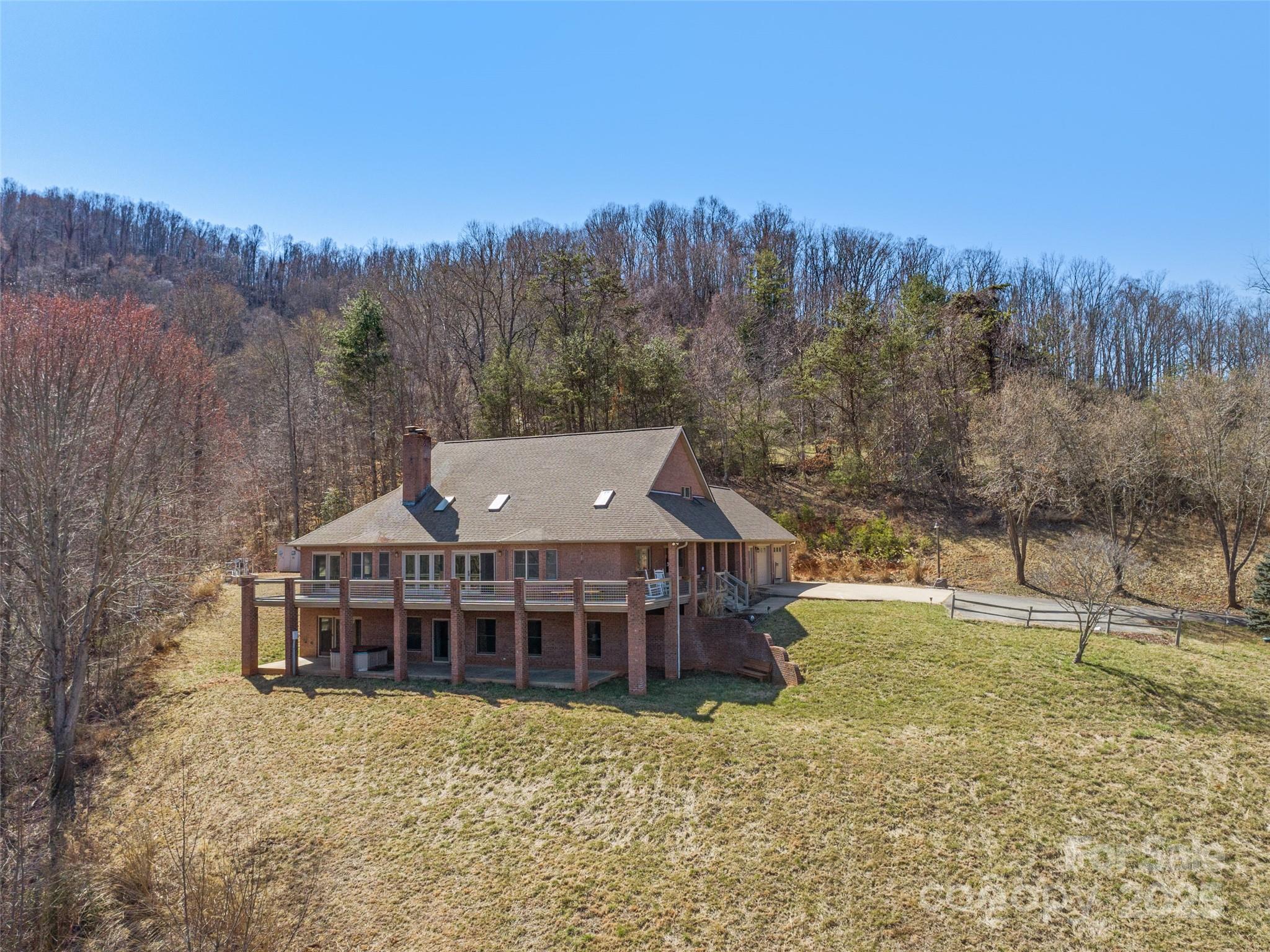Barnardsville, North Carolina, 28709, United States, ,4 BathroomsBathrooms,Residential,Active,1770043