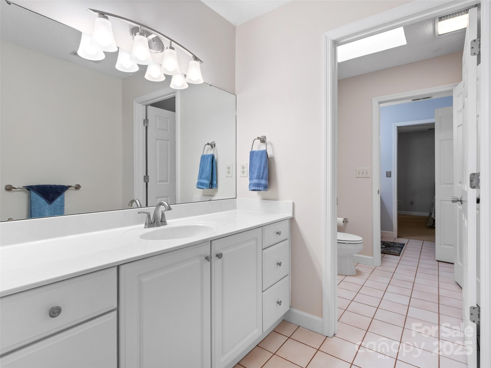 Barnardsville, North Carolina, 28709, United States, ,4 BathroomsBathrooms,Residential,Active,1770043