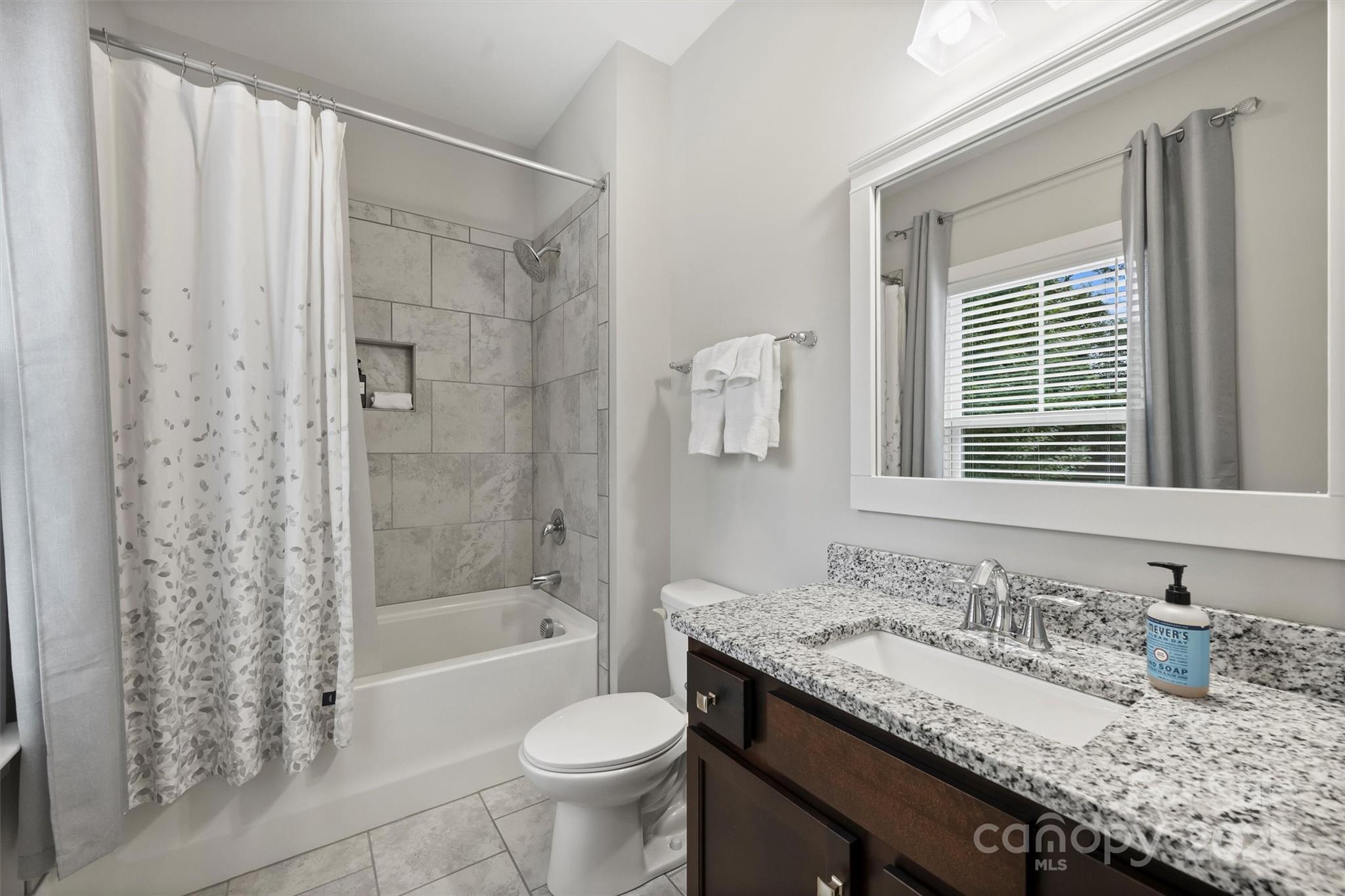 Charlotte, North Carolina, 28205, United States, 4 Bedrooms Bedrooms, ,4 BathroomsBathrooms,Residential,Active,1934773
