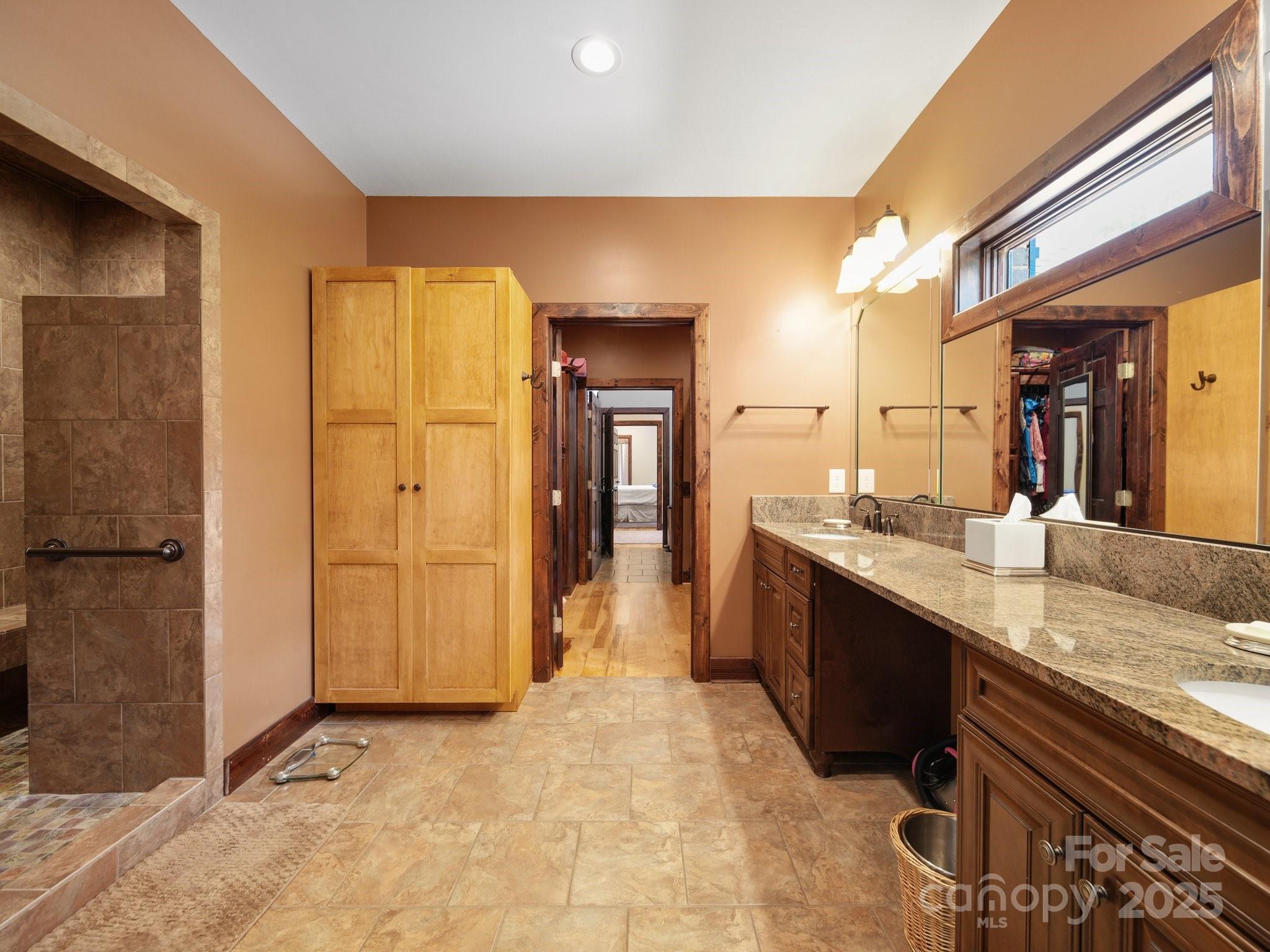 Clover, South Carolina, 29710, United States, 4 Bedrooms Bedrooms, ,6 BathroomsBathrooms,Residential,Active,1904708