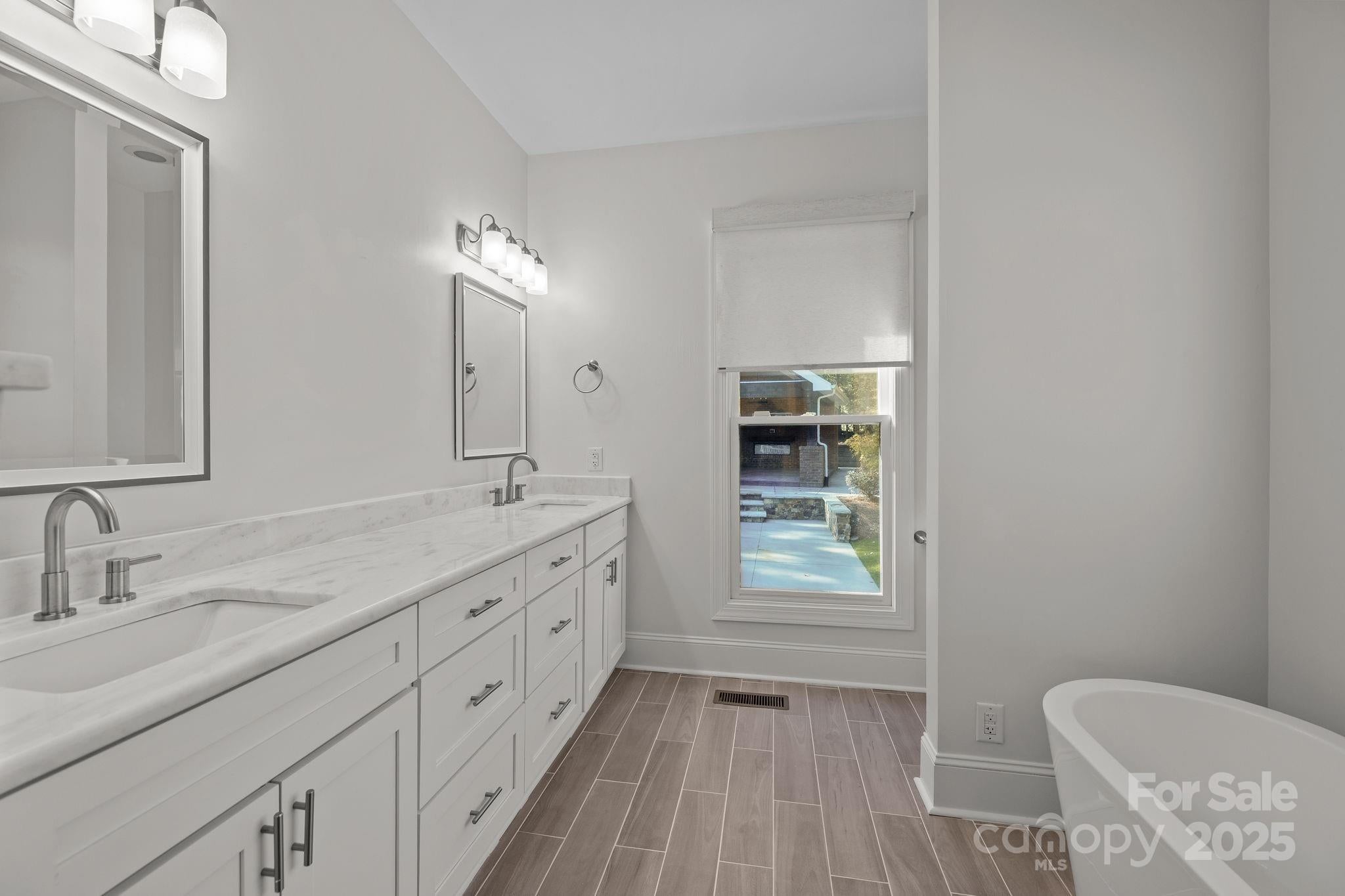 Waxhaw, North Carolina, 28173, United States, 4 Bedrooms Bedrooms, ,5 BathroomsBathrooms,Residential,Active,1986889