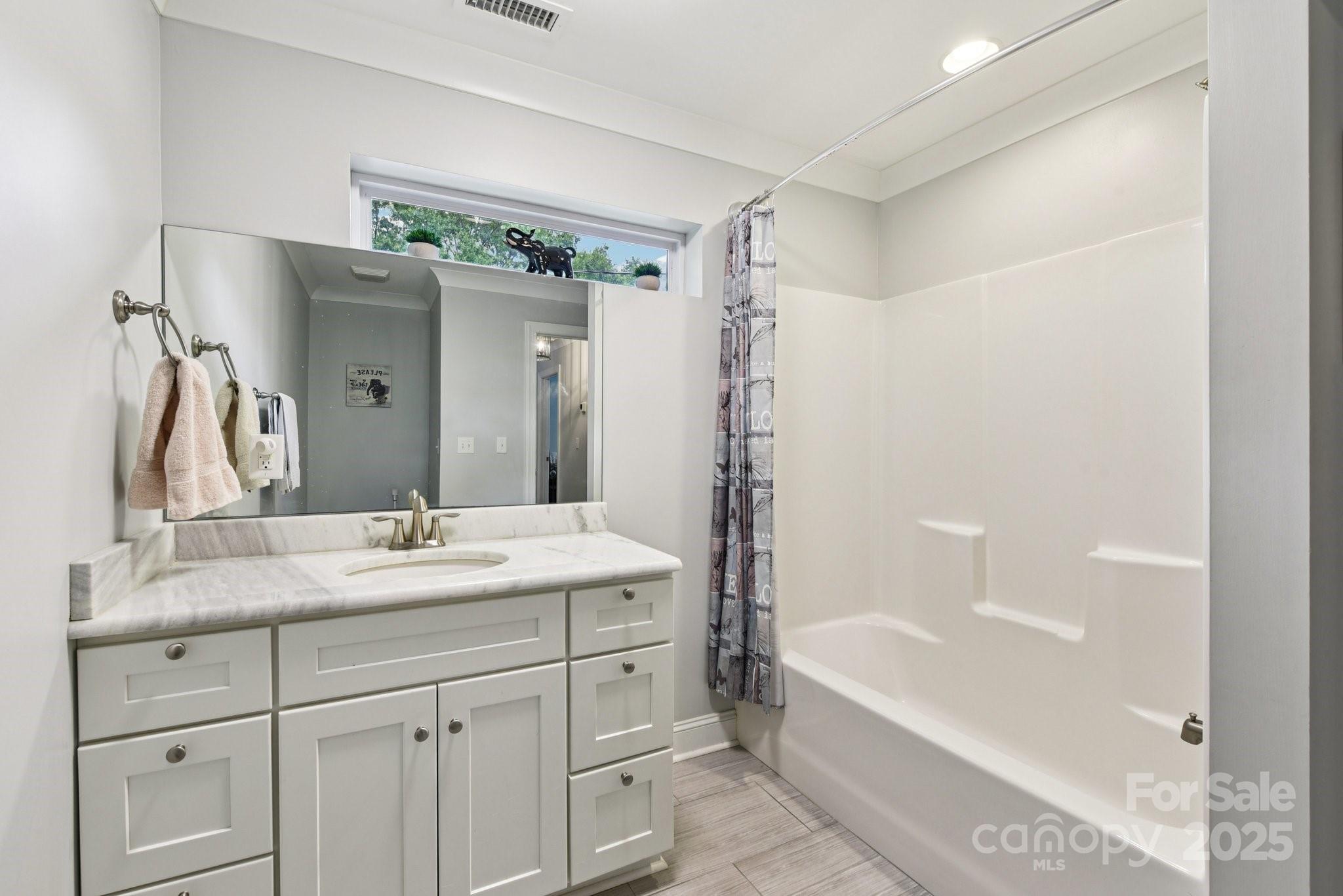 Clover, South Carolina, 29710, United States, 3 Bedrooms Bedrooms, ,3 BathroomsBathrooms,Residential,Active,1905066