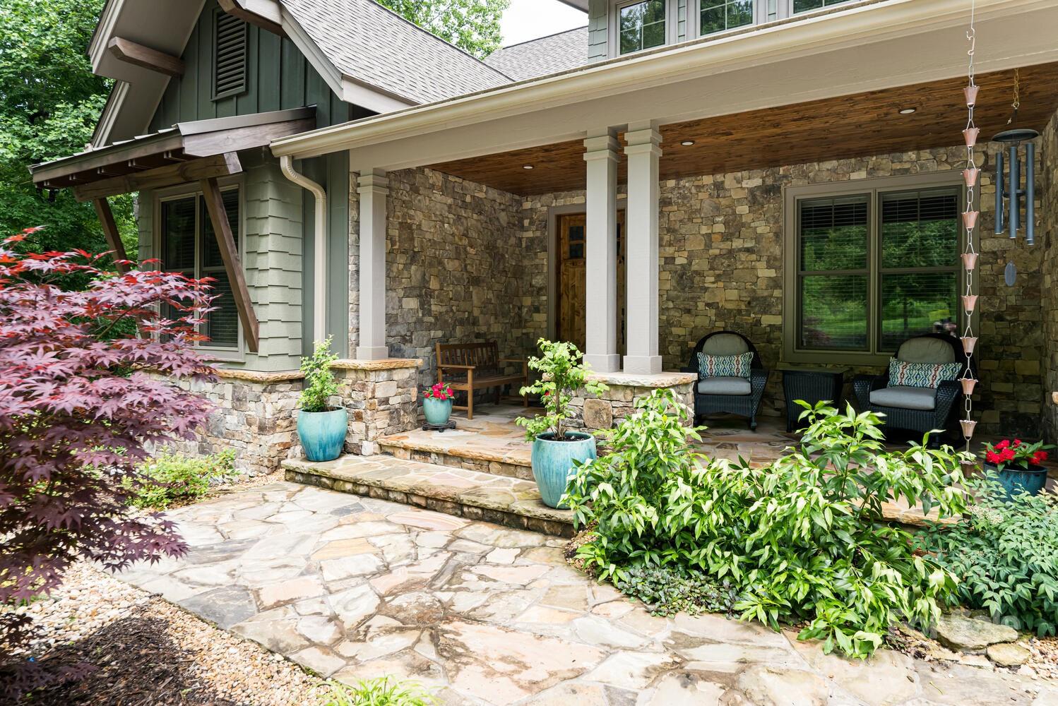 Flat Rock, North Carolina, 28731, United States, ,4 BathroomsBathrooms,Residential,Active,1860239