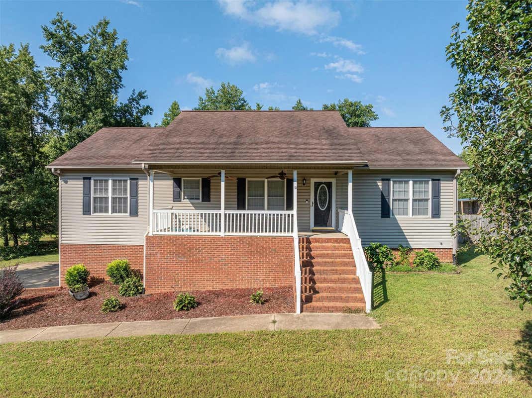 116 ELIZABETH DR, BLACKSBURG, SC 29702, photo 1 of 41