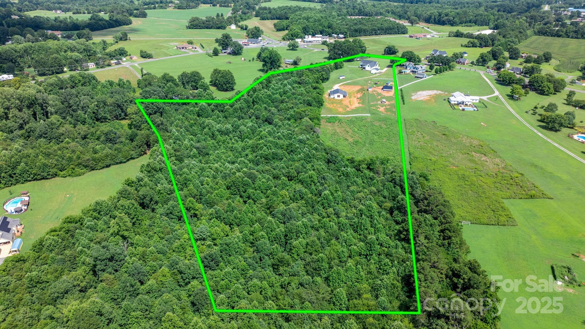 Hickory, North Carolina, 28602, United States, ,4 BathroomsBathrooms,Residential,Active,1894779