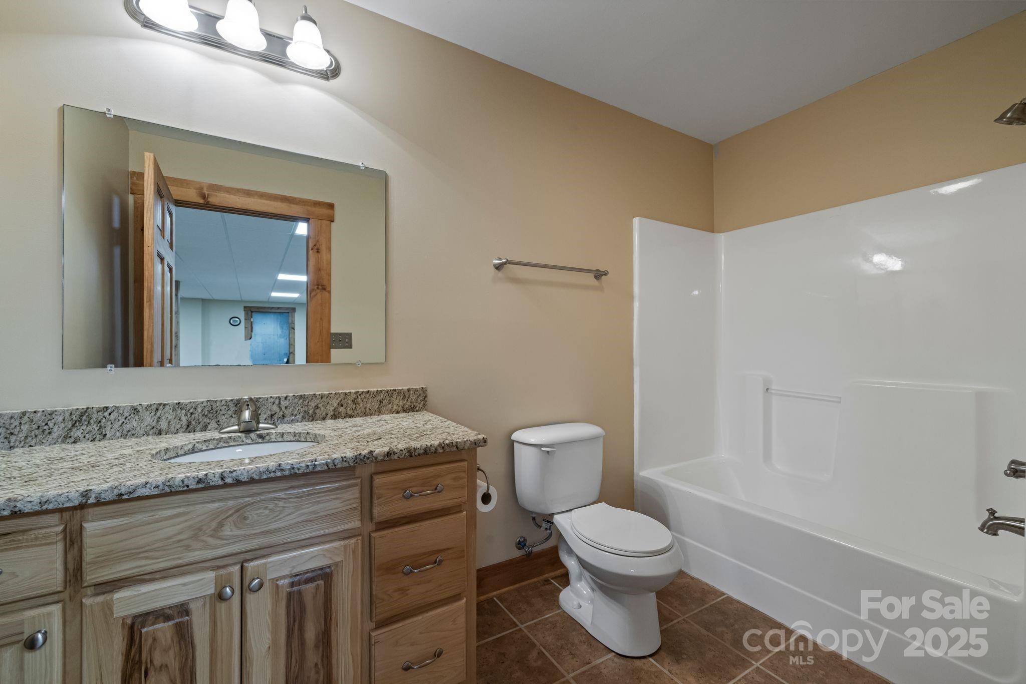 Lenoir, North Carolina, 28645, United States, ,5 BathroomsBathrooms,Residential,Active,1843925