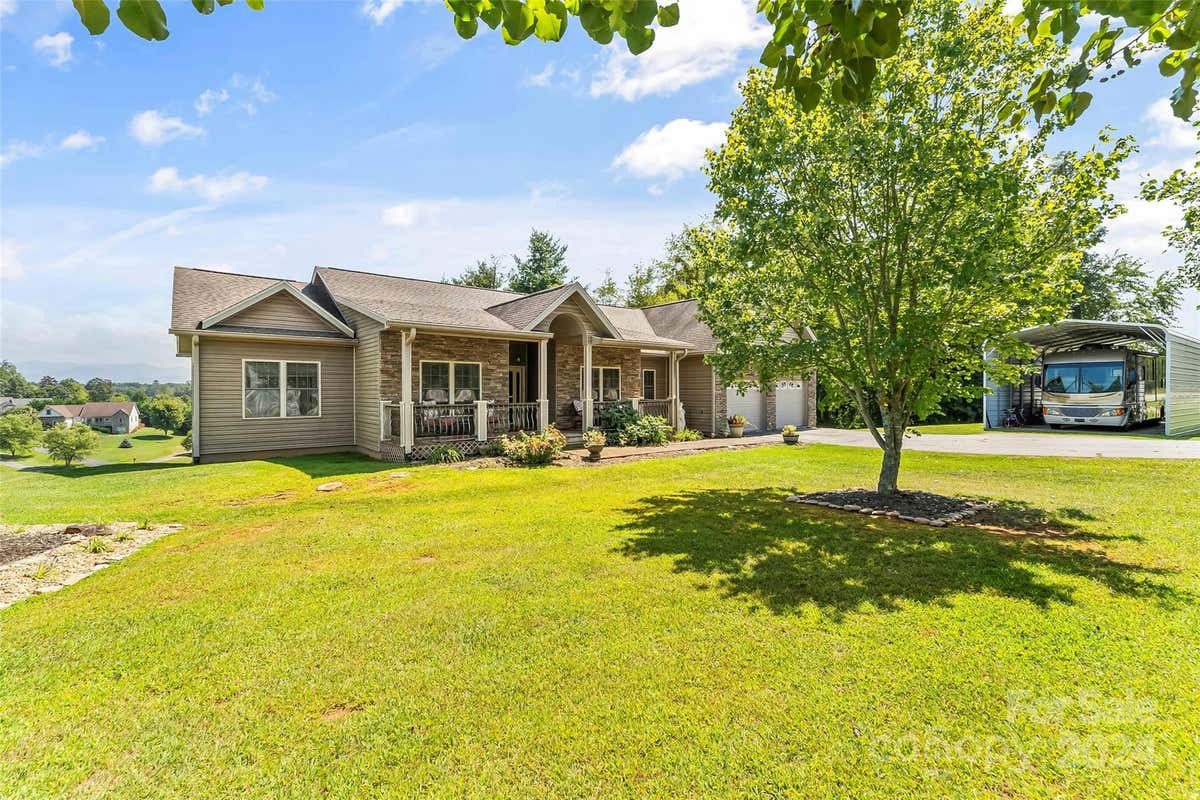 435 RIDGEVIEW RD, LEICESTER, NC 28748, photo 1 of 44