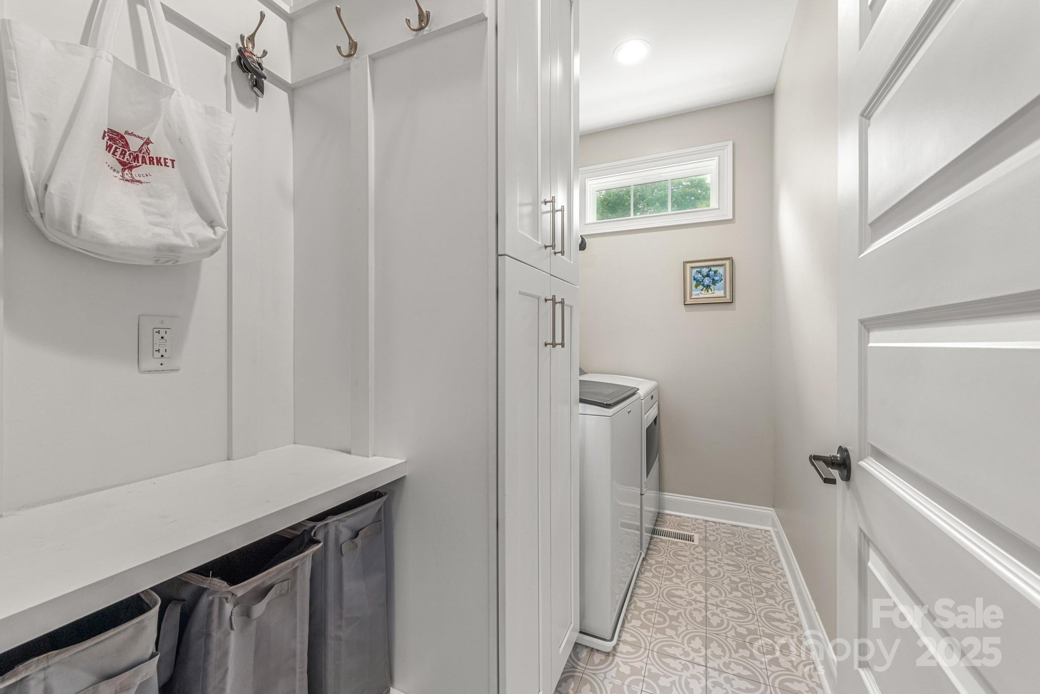 Belmont, North Carolina, 28012, United States, 4 Bedrooms Bedrooms, ,4 BathroomsBathrooms,Residential,Active,1927670