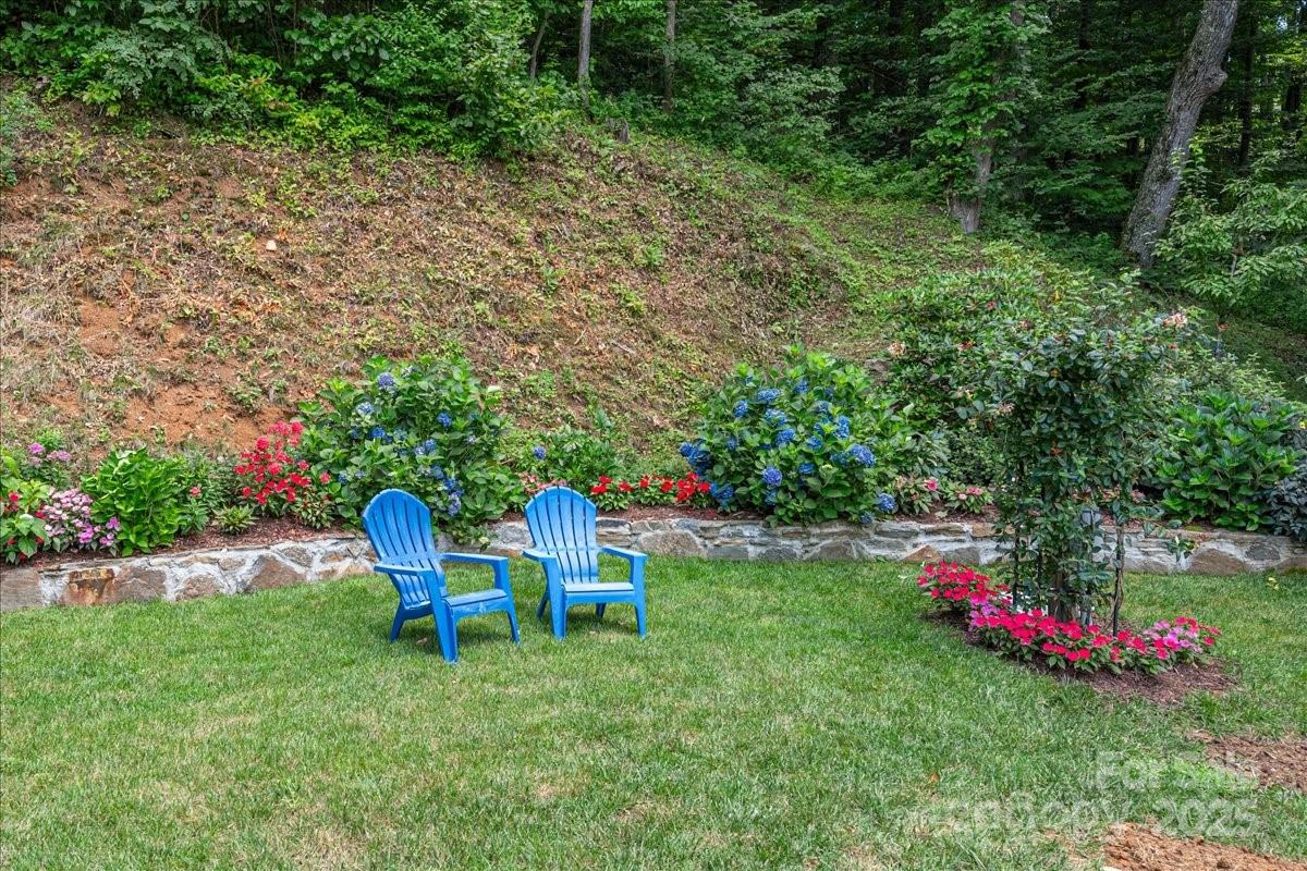 Waynesville, North Carolina, 28785, United States, 3 Bedrooms Bedrooms, ,4 BathroomsBathrooms,Residential,Active,1952318