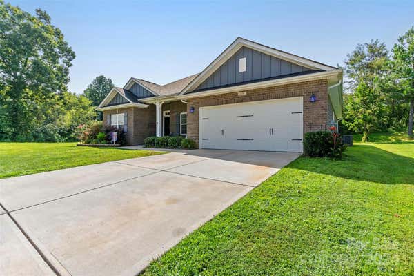 126 BUNKER HILL LN, STATESVILLE, NC 28677, photo 3 of 26