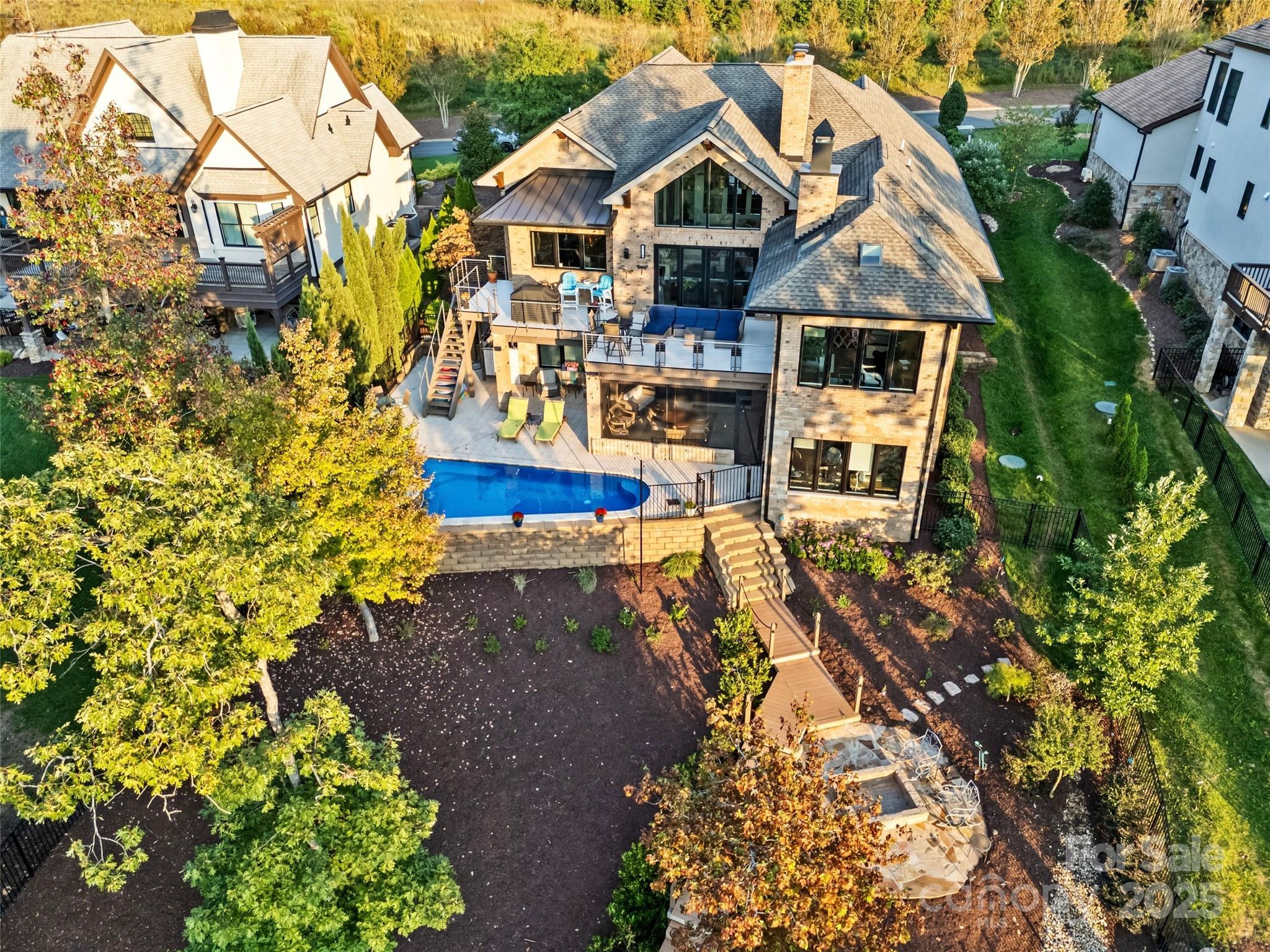 Belmont, North Carolina, 28012, United States, 5 Bedrooms Bedrooms, ,5 BathroomsBathrooms,Residential,Active,1953385