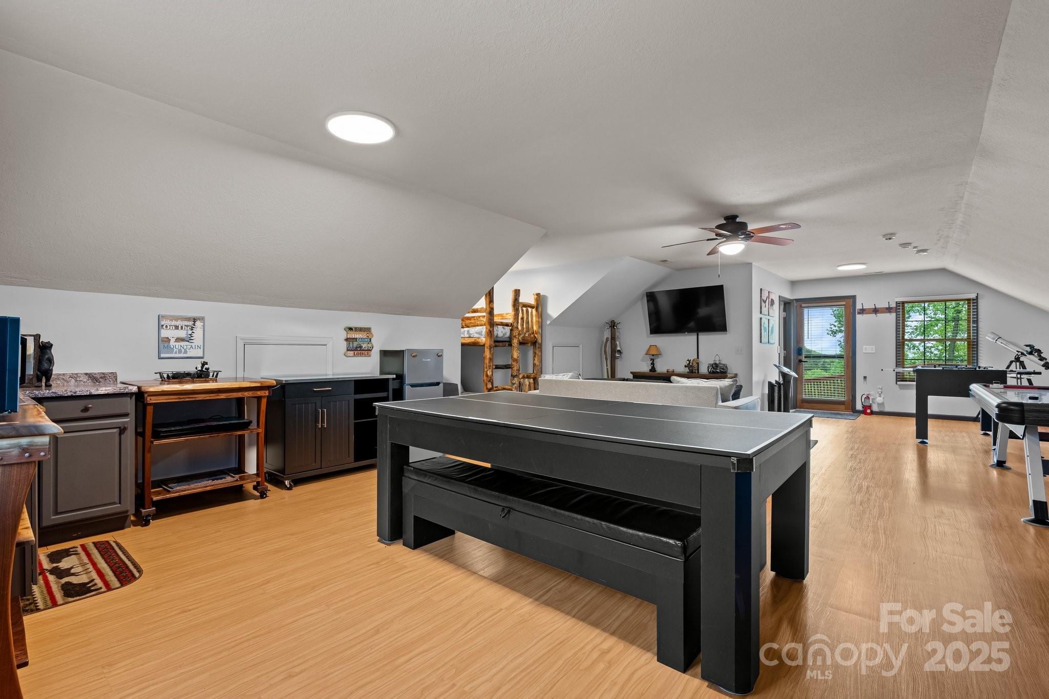 Marion, North Carolina, 28752, United States, 7 Bedrooms Bedrooms, ,5 BathroomsBathrooms,Residential,Active,1953022