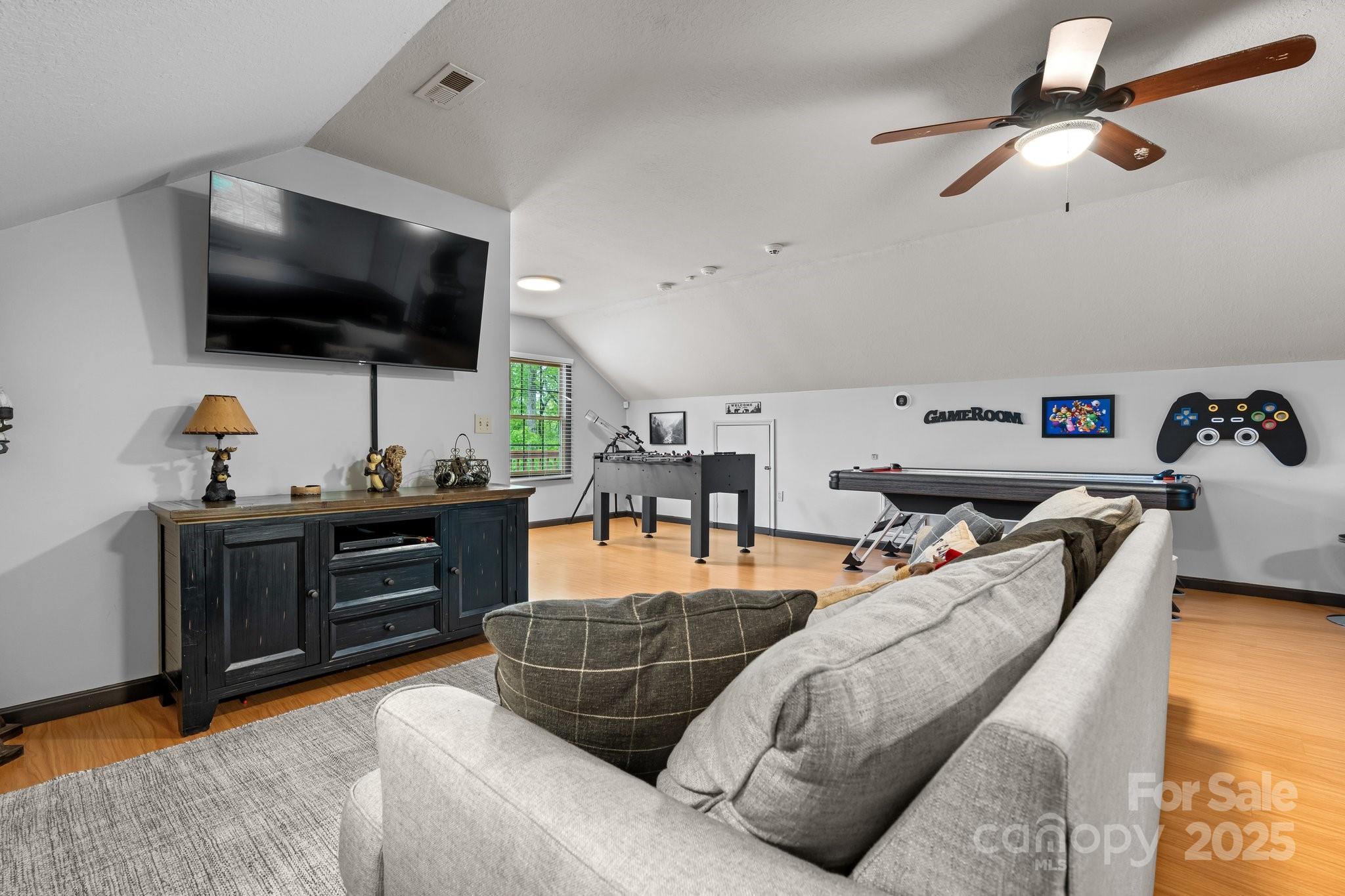 Marion, North Carolina, 28752, United States, 7 Bedrooms Bedrooms, ,5 BathroomsBathrooms,Residential,Active,1953022