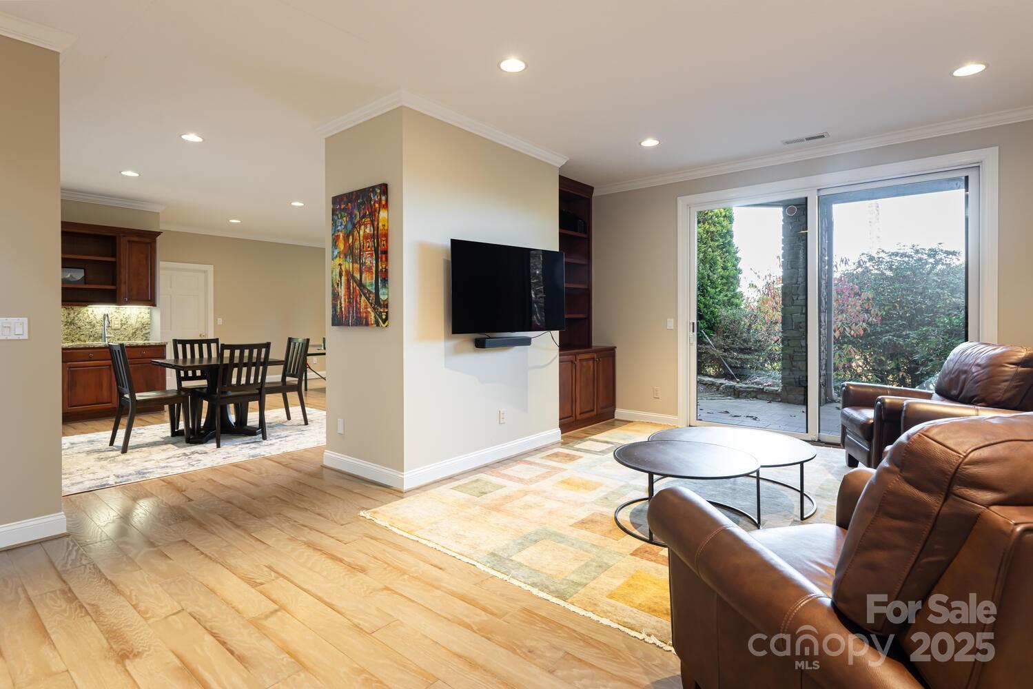 Flat Rock, North Carolina, 28731, United States, 3 Bedrooms Bedrooms, ,4 BathroomsBathrooms,Residential,Active,1990039