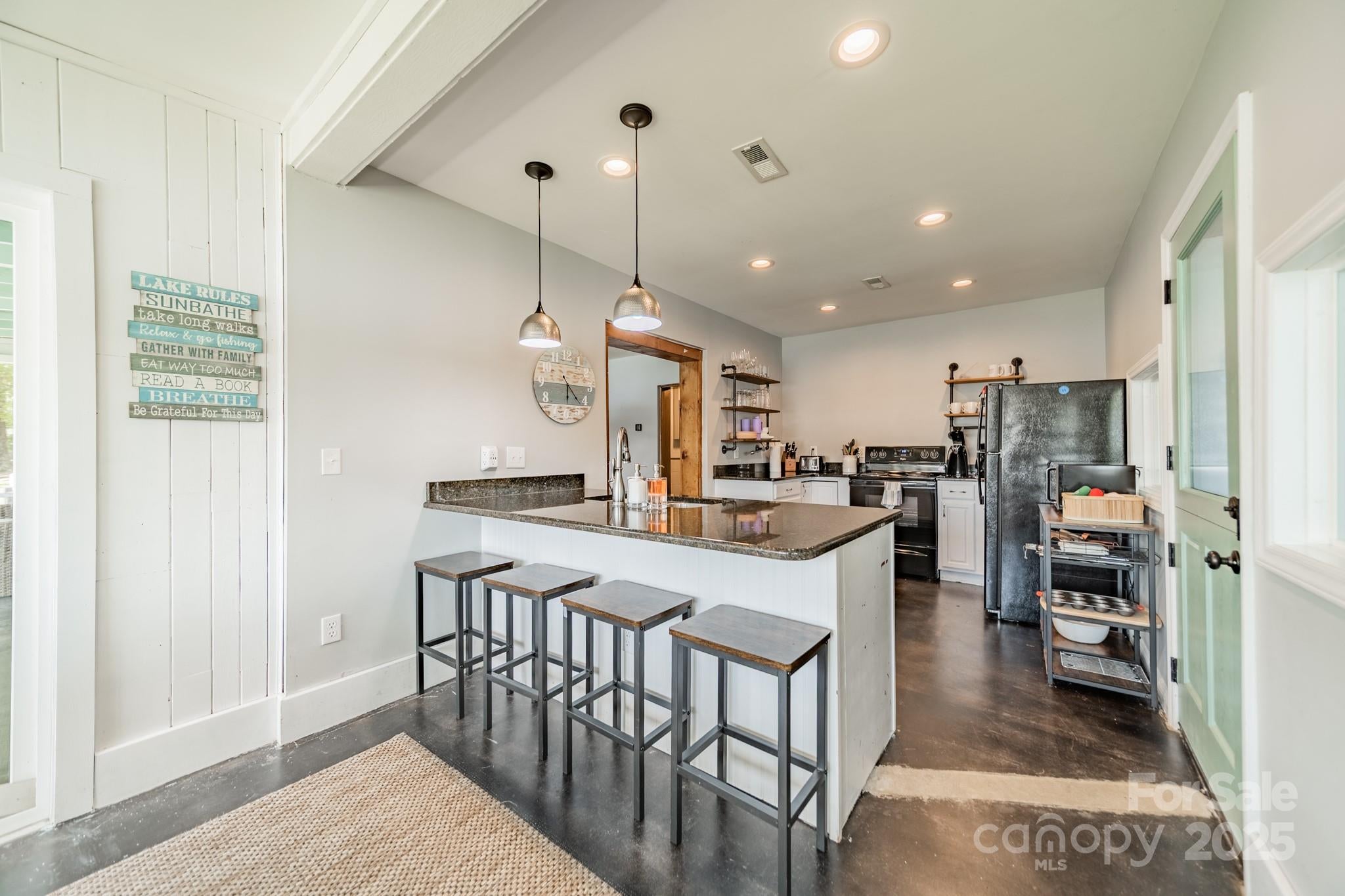 Clover, South Carolina, 29710, United States, 2 Bedrooms Bedrooms, ,2 BathroomsBathrooms,Residential,Active,1929445