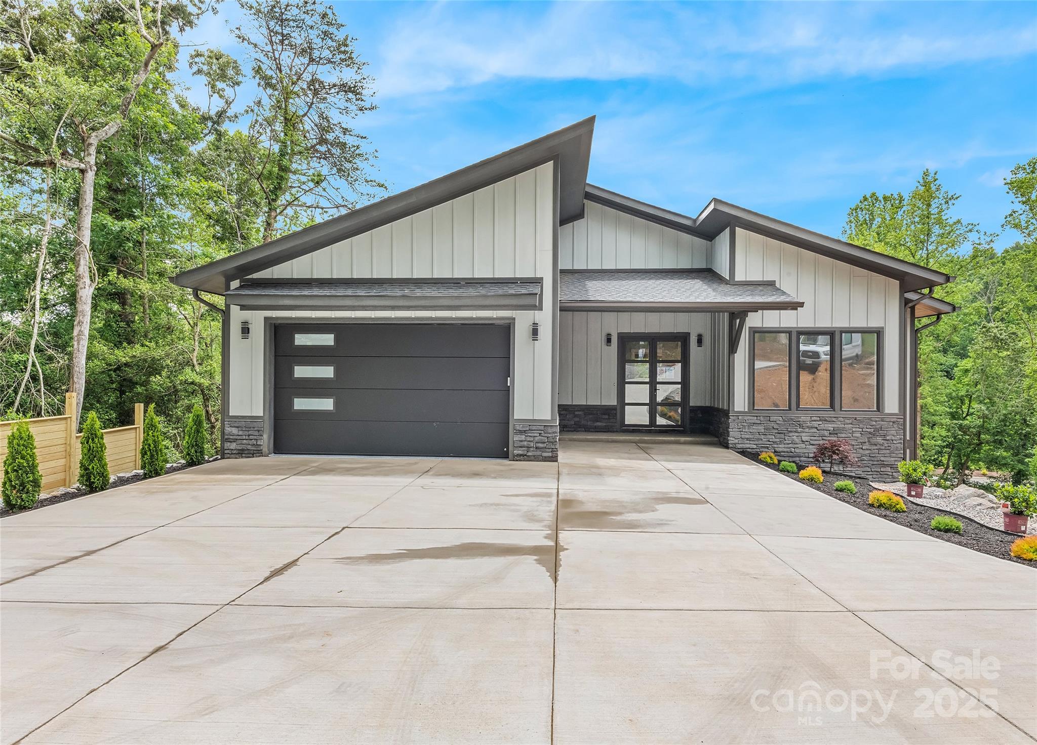 Arden, North Carolina, 28704, United States, 3 Bedrooms Bedrooms, ,3 BathroomsBathrooms,Residential,Active,1778755