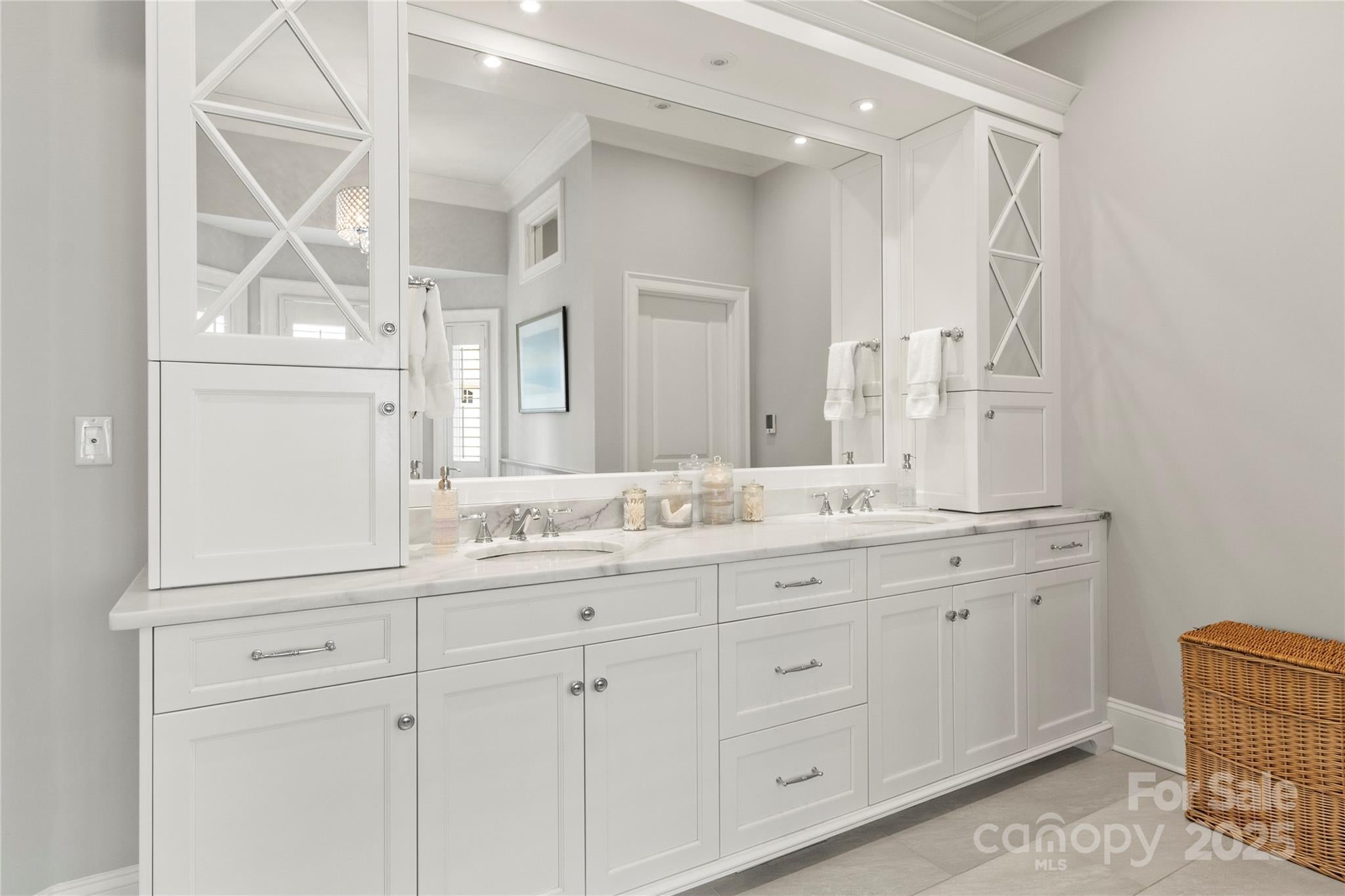Cornelius, North Carolina, 28031, United States, 4 Bedrooms Bedrooms, ,7 BathroomsBathrooms,Residential,Active,1762837