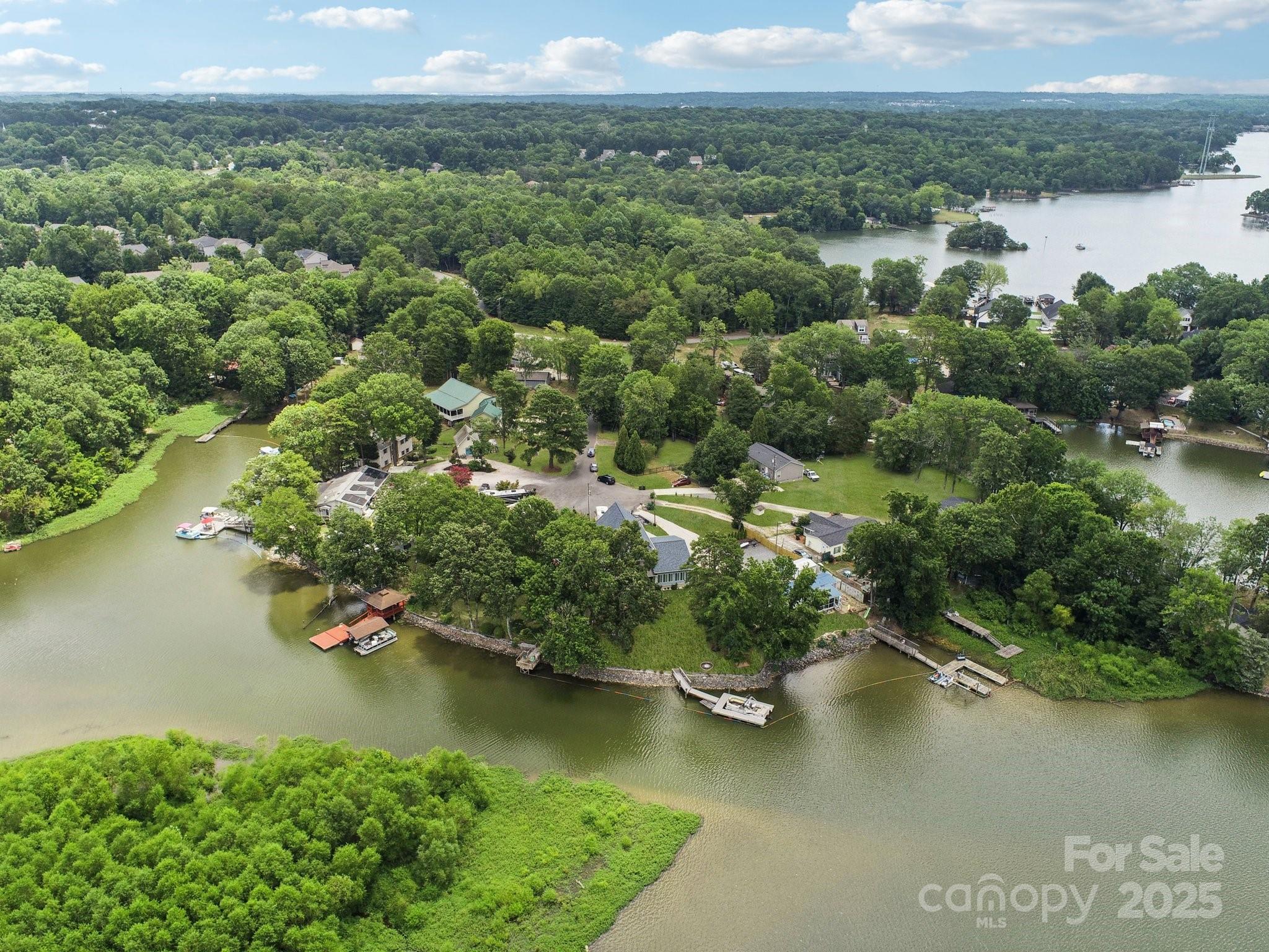 Clover, South Carolina, 29710, United States, 3 Bedrooms Bedrooms, ,3 BathroomsBathrooms,Residential,Active,1905066