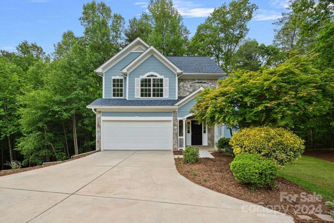 800 17TH AVENUE DR SE, HICKORY, NC 28602, photo 1 of 26