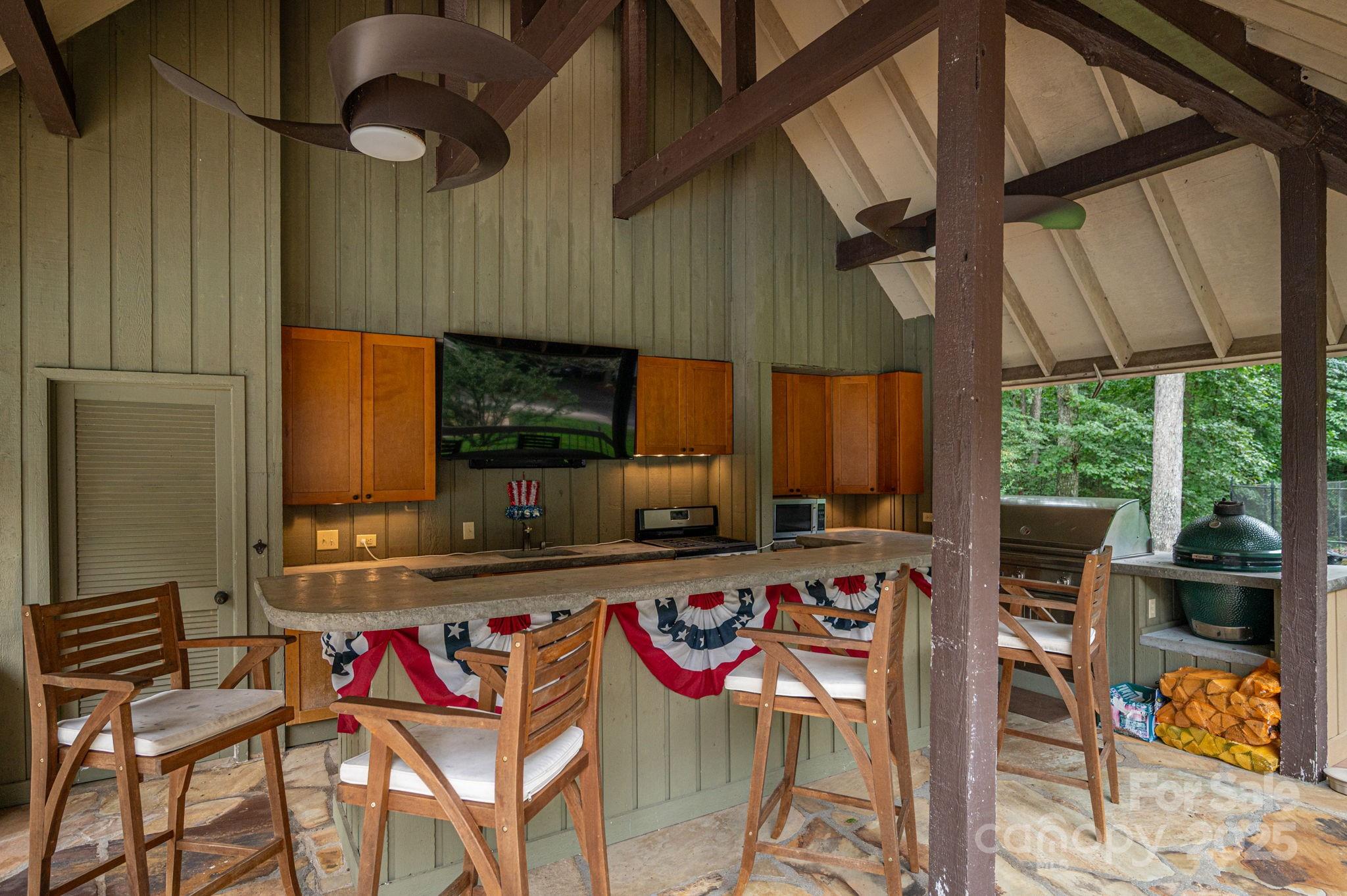 Lincolnton, North Carolina, 28092, United States, 7 Bedrooms Bedrooms, ,8 BathroomsBathrooms,Residential,Active,1936100