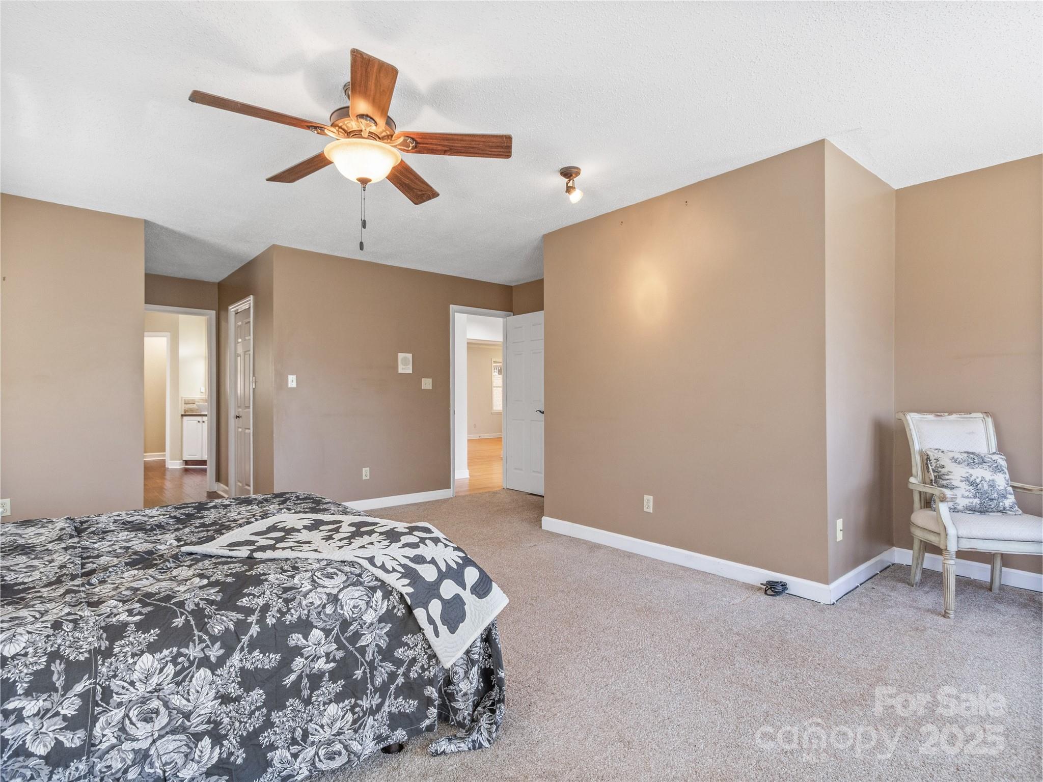 Barnardsville, North Carolina, 28709, United States, ,4 BathroomsBathrooms,Residential,Active,1770043