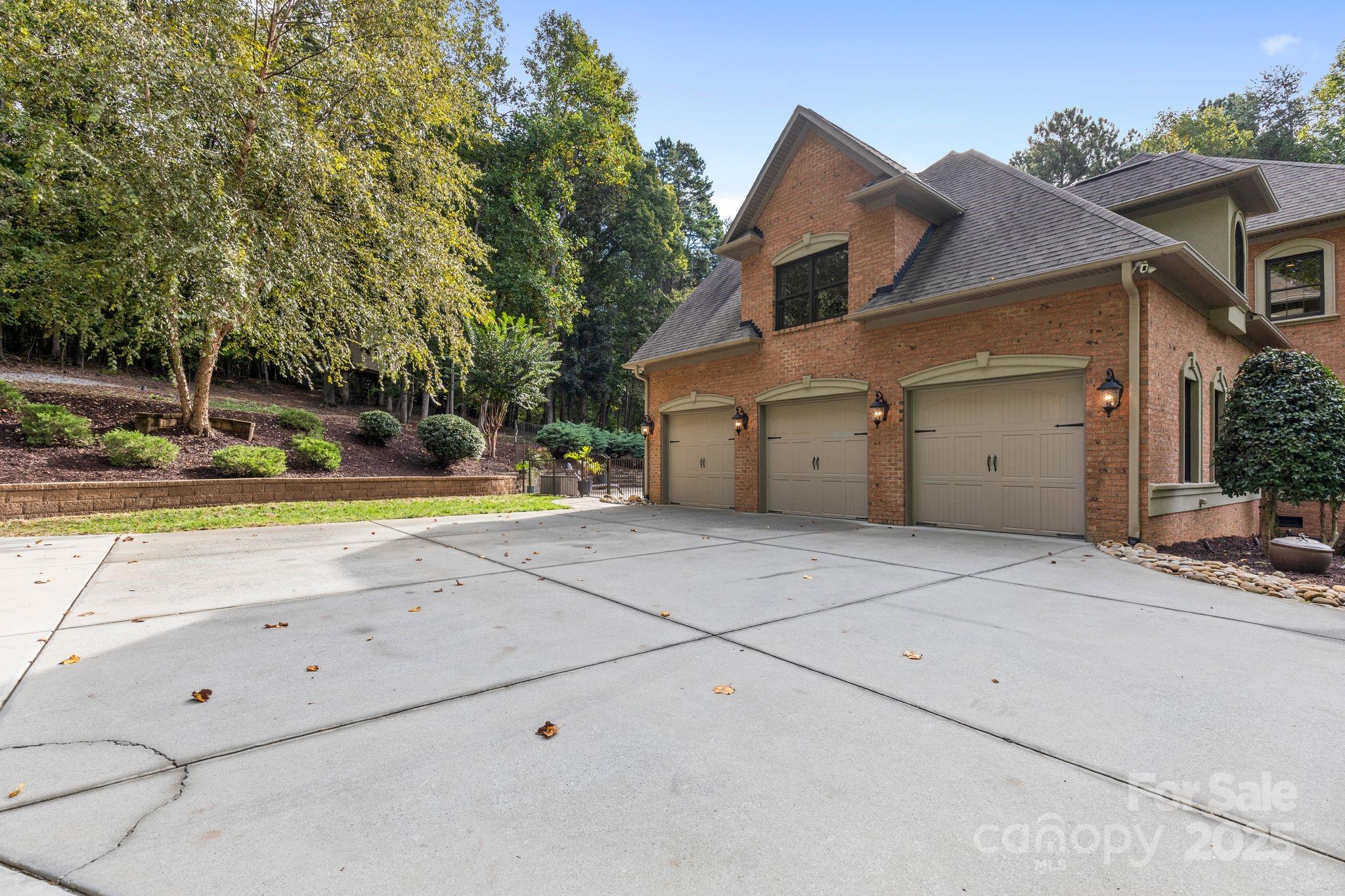 Mooresville, North Carolina, 28117, United States, 4 Bedrooms Bedrooms, ,4 BathroomsBathrooms,Residential,Active,1953647