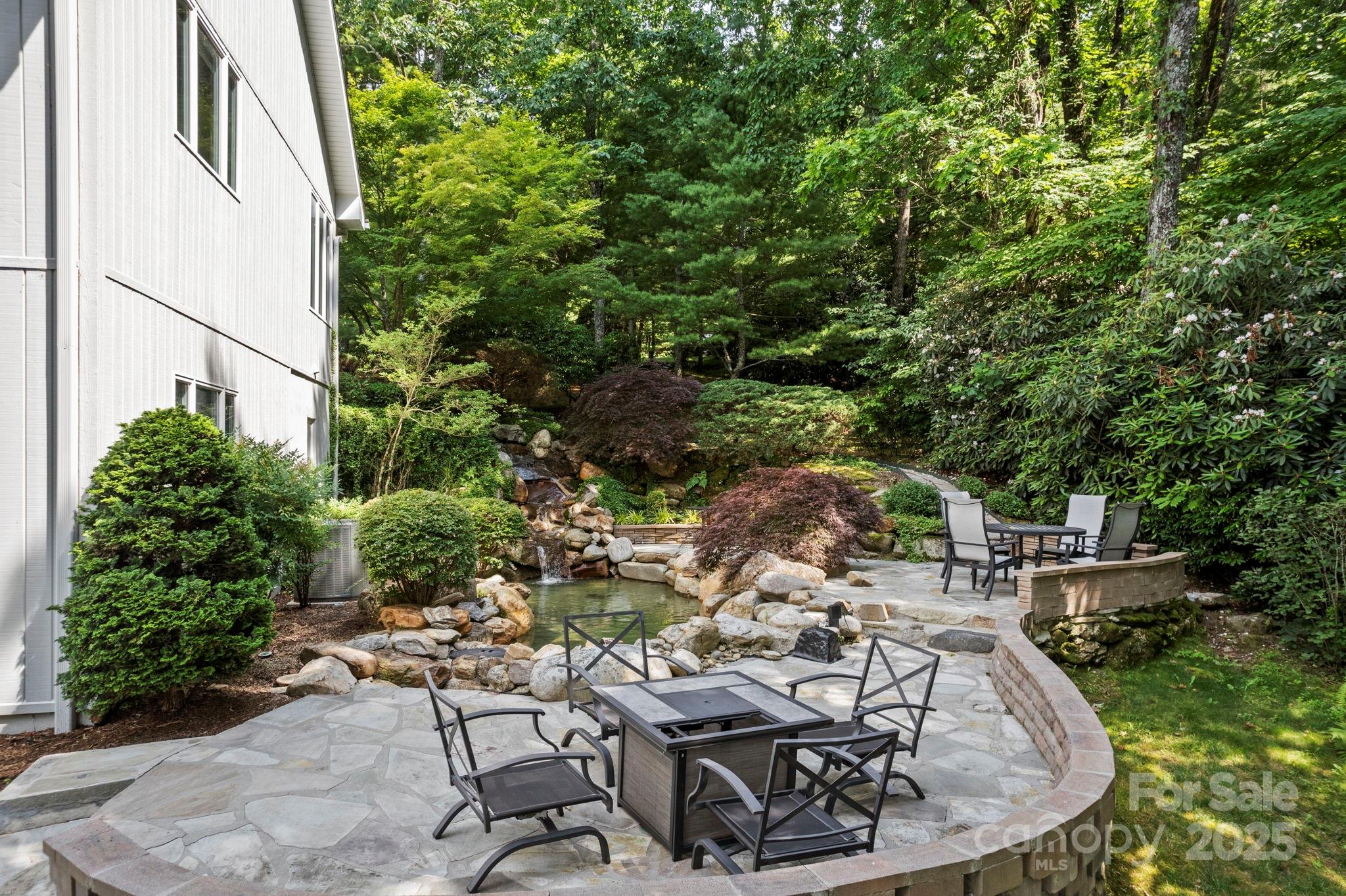 Flat Rock, North Carolina, 28731, United States, 3 Bedrooms Bedrooms, ,7 BathroomsBathrooms,Residential,Active,2007635