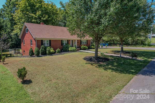 2125 1ST AVENUE PL NW, HICKORY, NC 28601 - Image 1