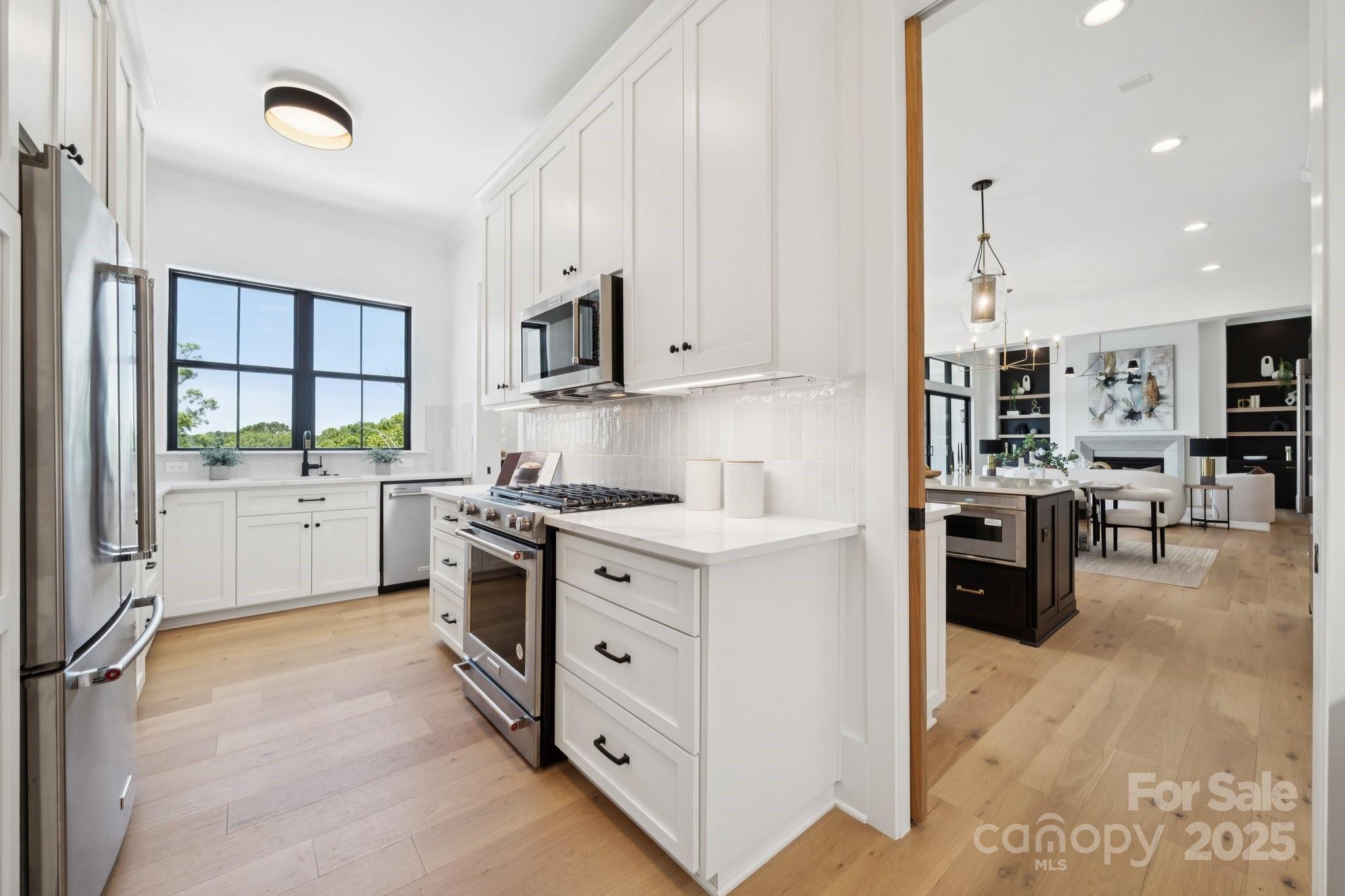 Charlotte, North Carolina, 28278, United States, ,6 BathroomsBathrooms,Residential,Active,1769360