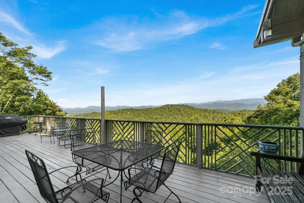 Brevard, North Carolina, 28712, United States, 4 Bedrooms Bedrooms, ,5 BathroomsBathrooms,Residential,Active,1997889