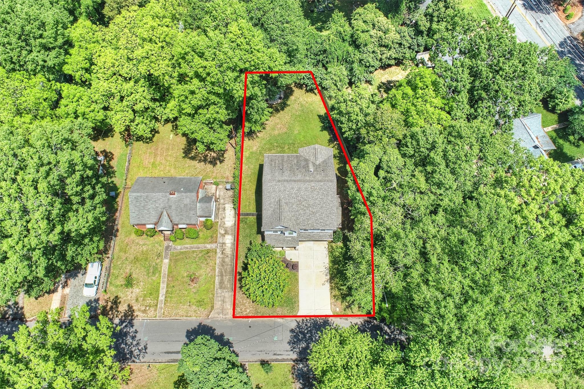 Charlotte, North Carolina, 28205, United States, 4 Bedrooms Bedrooms, ,4 BathroomsBathrooms,Residential,Active,1934773