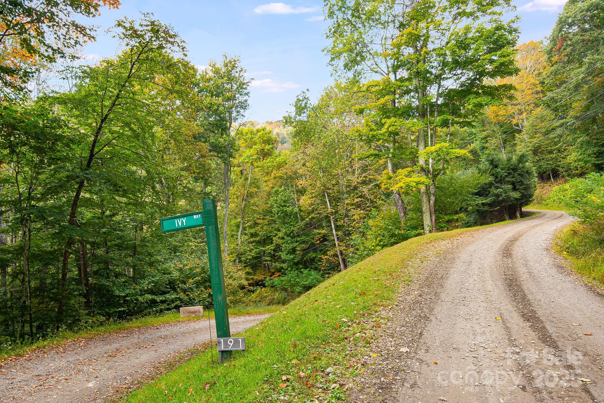 Mars Hill, North Carolina, 28754, United States, 4 Bedrooms Bedrooms, ,4 BathroomsBathrooms,Residential,Active,1960160