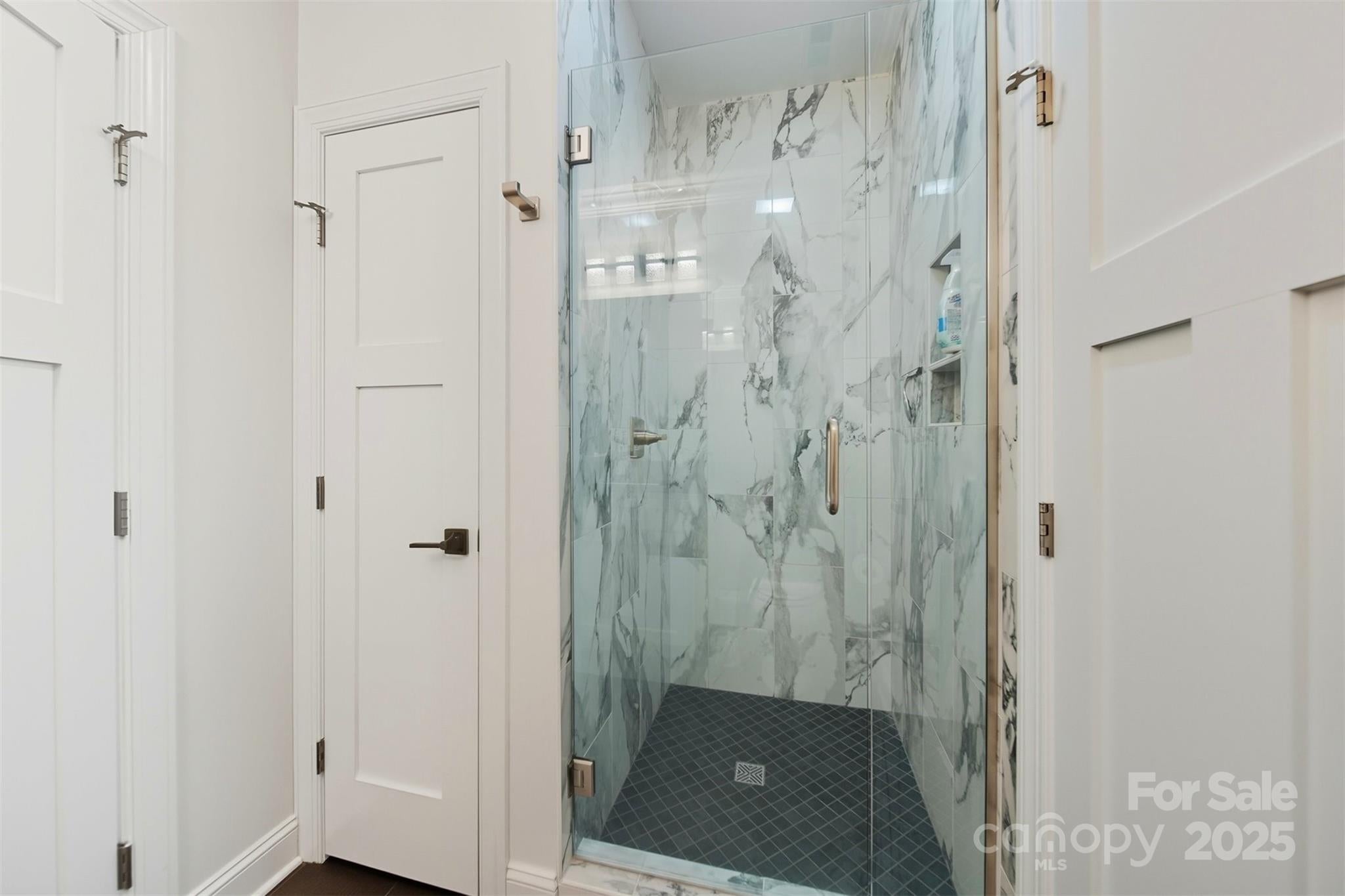 Hickory, North Carolina, 28601, United States, 3 Bedrooms Bedrooms, ,4 BathroomsBathrooms,Residential,Active,1942390