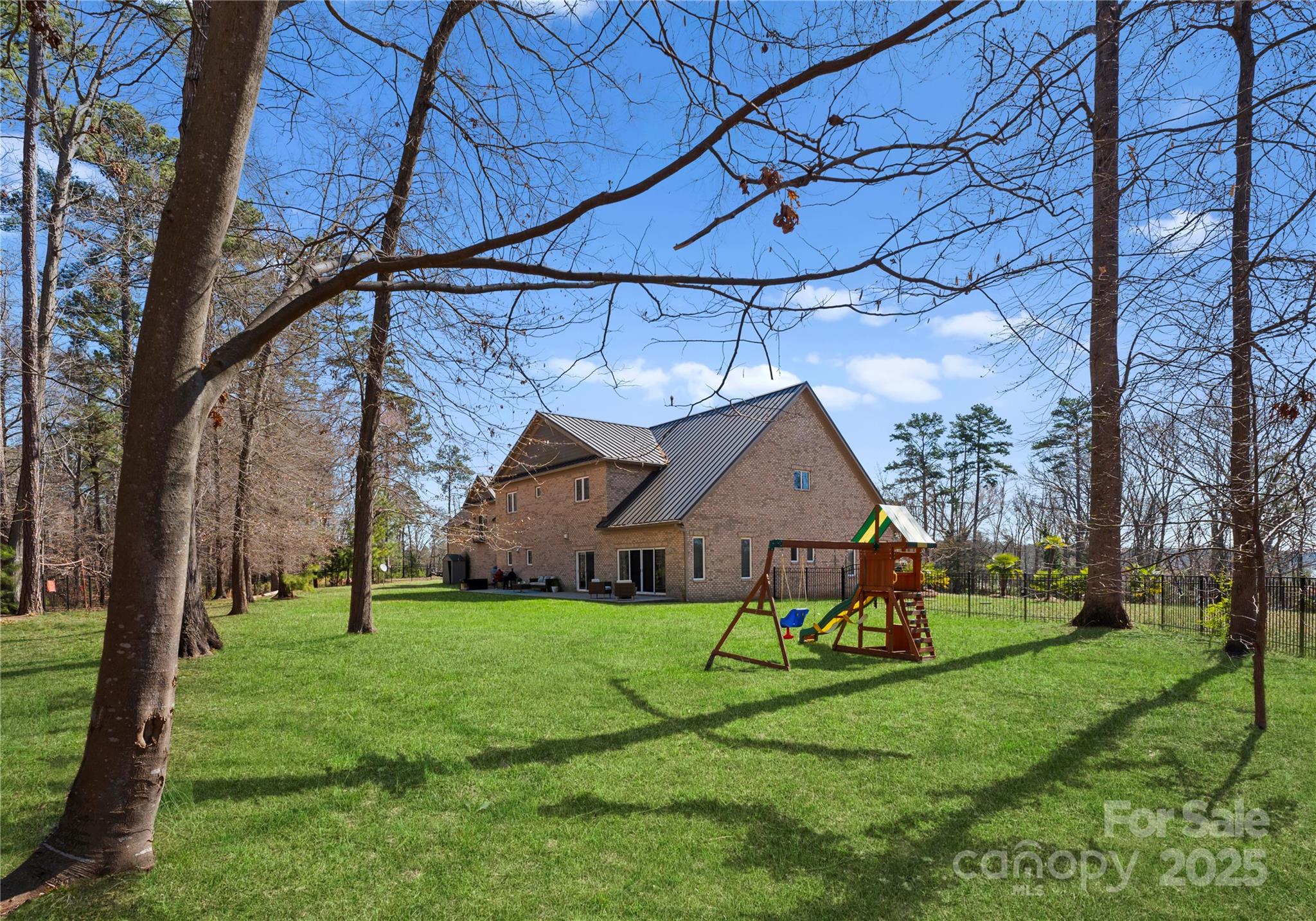 Charlotte, North Carolina, 28278, United States, 5 Bedrooms Bedrooms, ,5 BathroomsBathrooms,Residential,Active,1748232