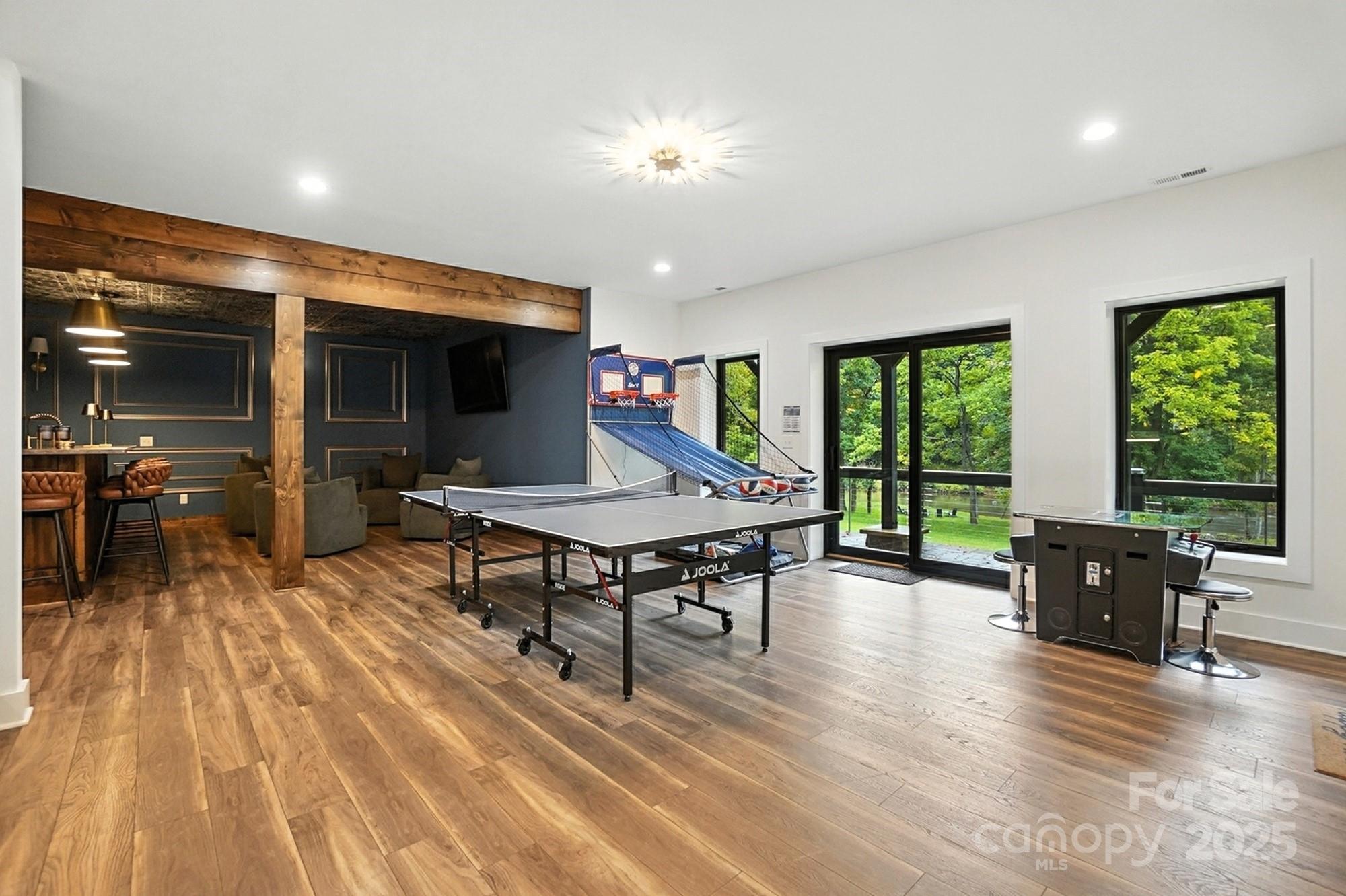 Lansing, North Carolina, 28643, United States, 3 Bedrooms Bedrooms, ,5 BathroomsBathrooms,Residential,Active,1959552