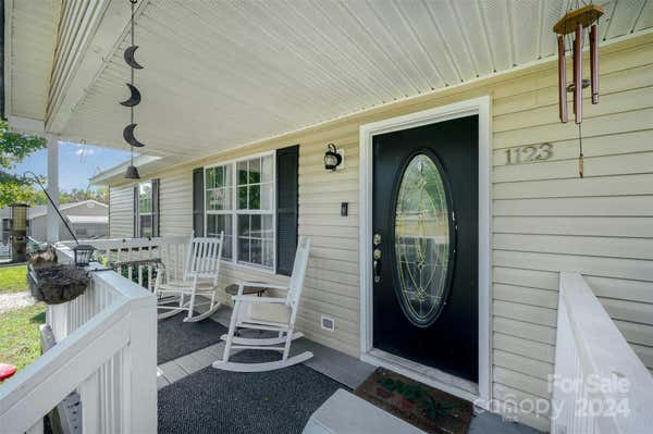 1123 GOLDEN MAPLE LN, CHESTER, SC 29706, photo 3 of 35