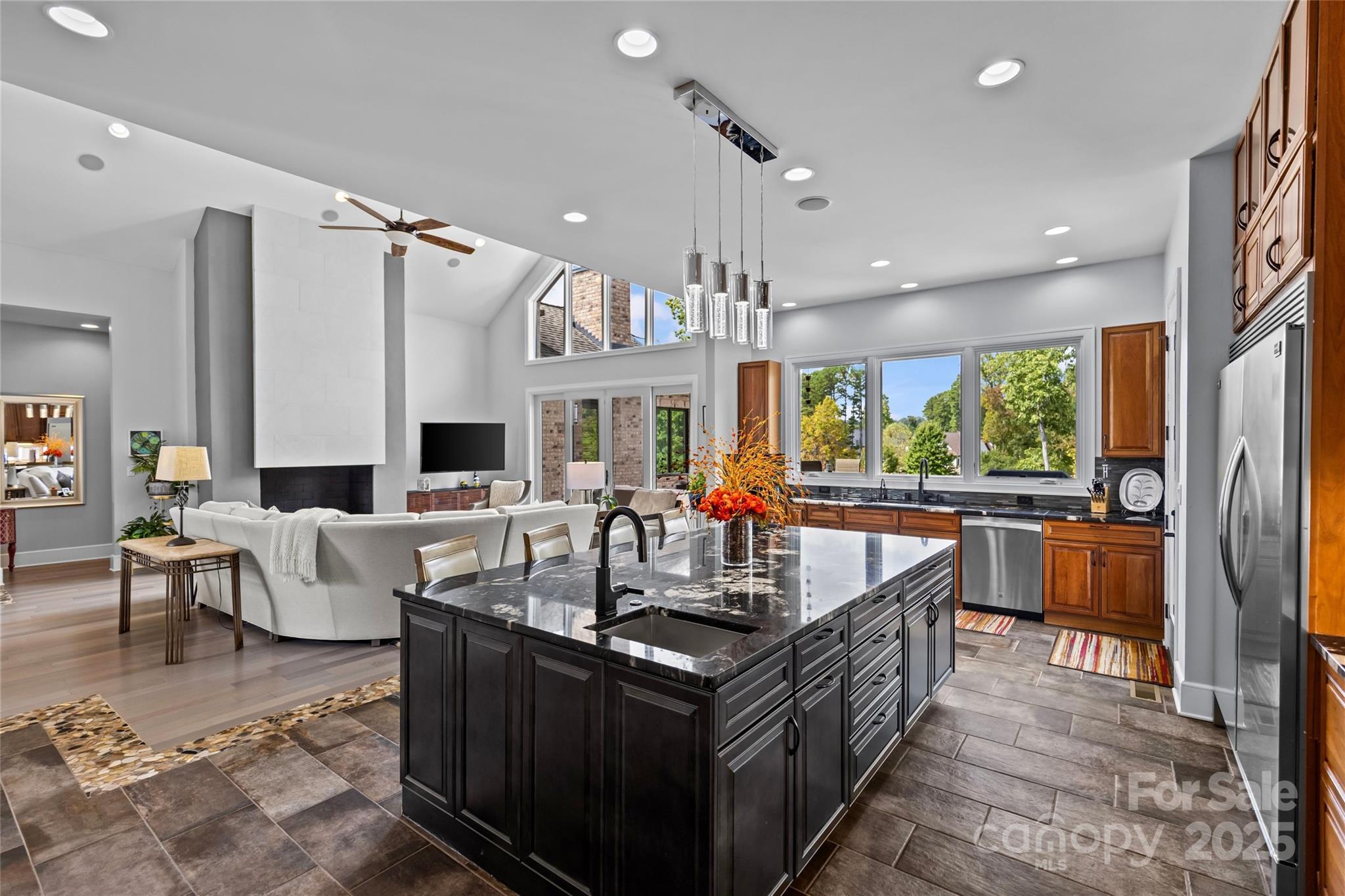 Belmont, North Carolina, 28012, United States, 5 Bedrooms Bedrooms, ,5 BathroomsBathrooms,Residential,Active,1953385