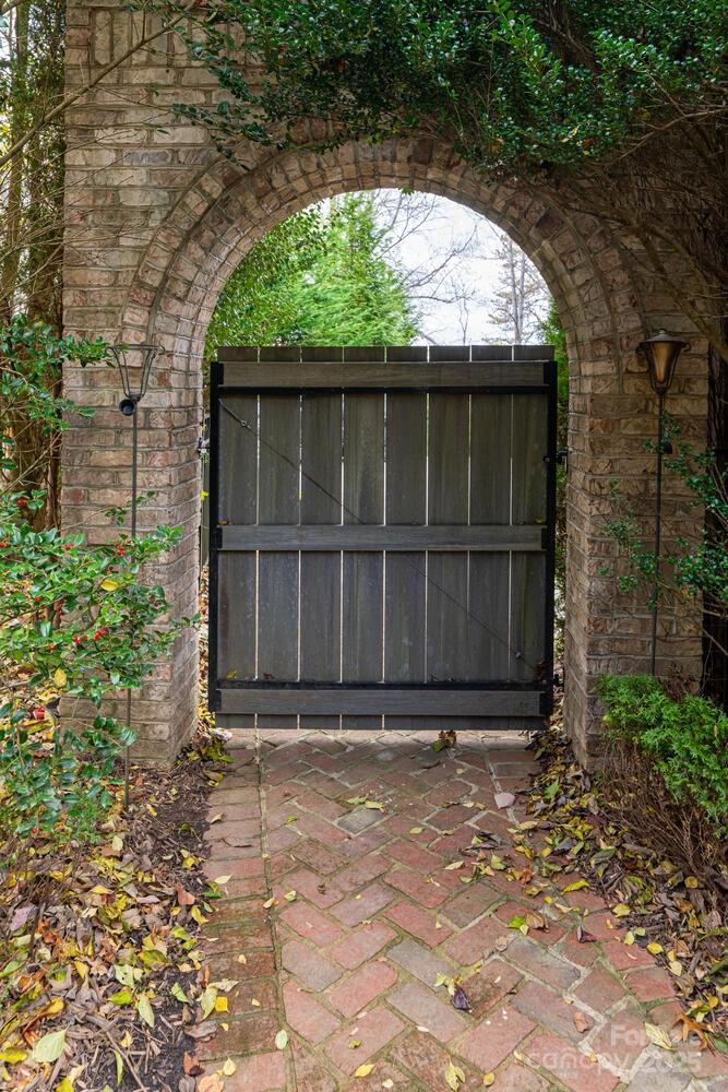 Fletcher, North Carolina, 28732, United States, 4 Bedrooms Bedrooms, ,7 BathroomsBathrooms,Residential,Active,1997887