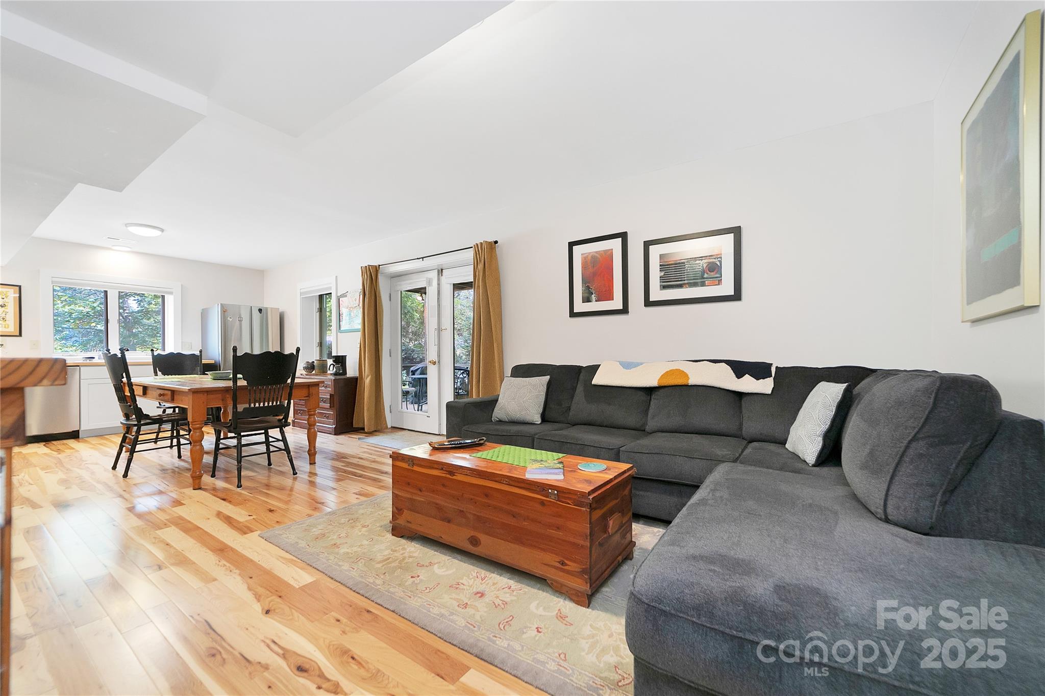 Brevard, North Carolina, 28712, United States, 4 Bedrooms Bedrooms, ,5 BathroomsBathrooms,Residential,Active,1953267