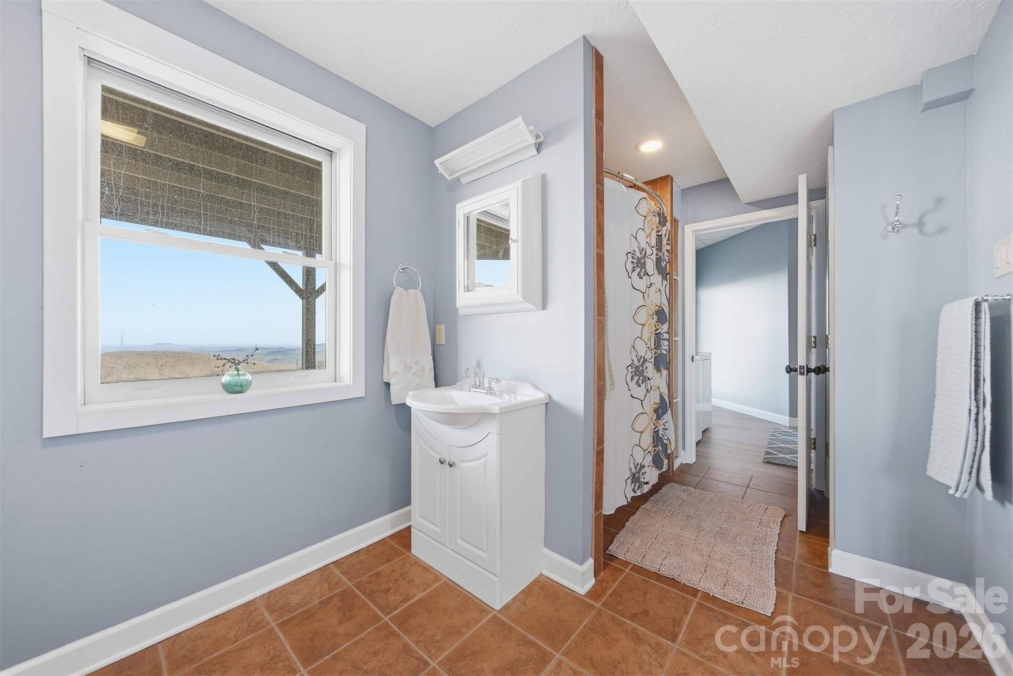 Morganton, North Carolina, 28655, United States, 3 Bedrooms Bedrooms, ,3 BathroomsBathrooms,Residential,Active,2009823