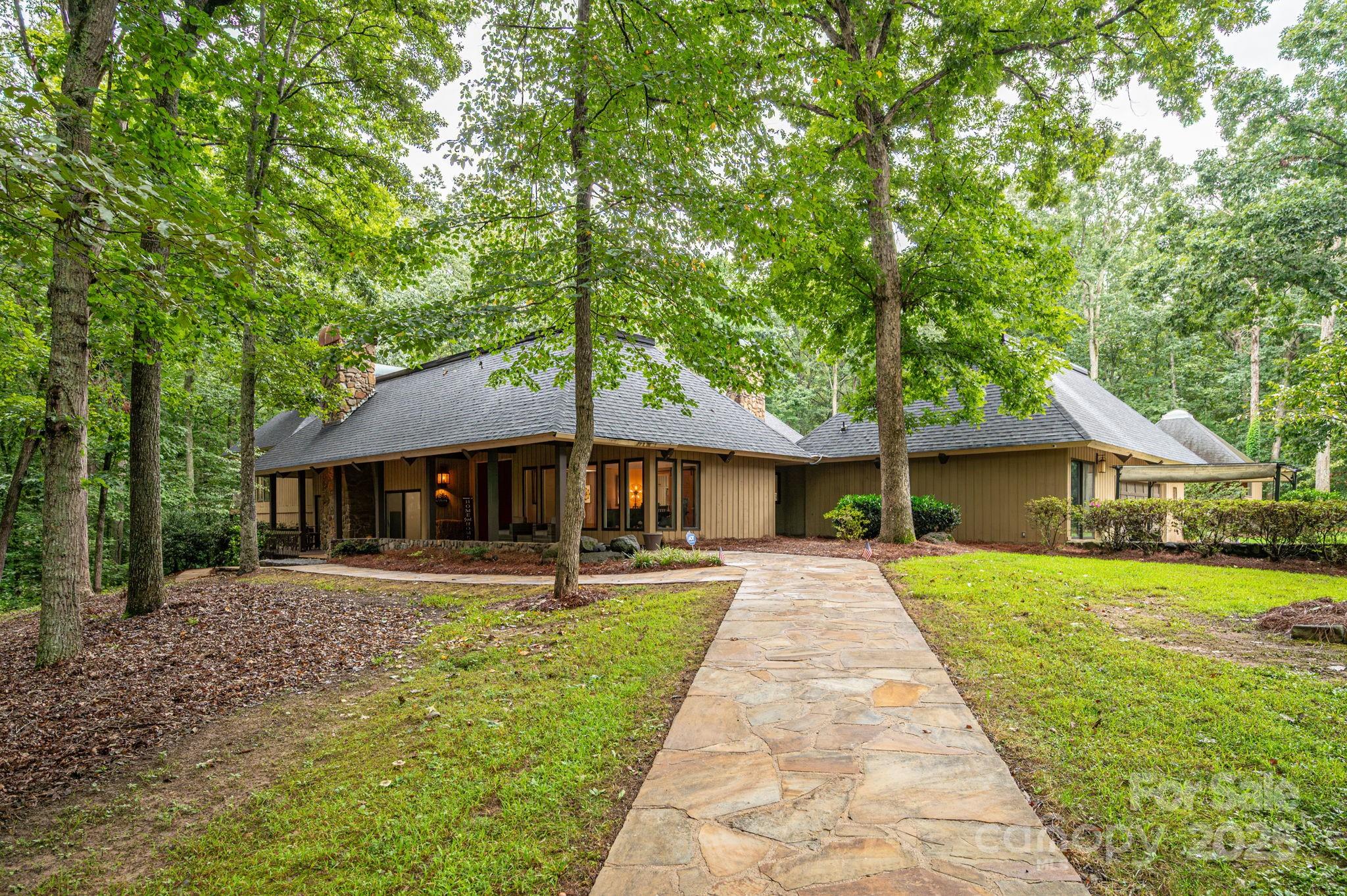 Lincolnton, North Carolina, 28092, United States, 7 Bedrooms Bedrooms, ,8 BathroomsBathrooms,Residential,Active,1936100