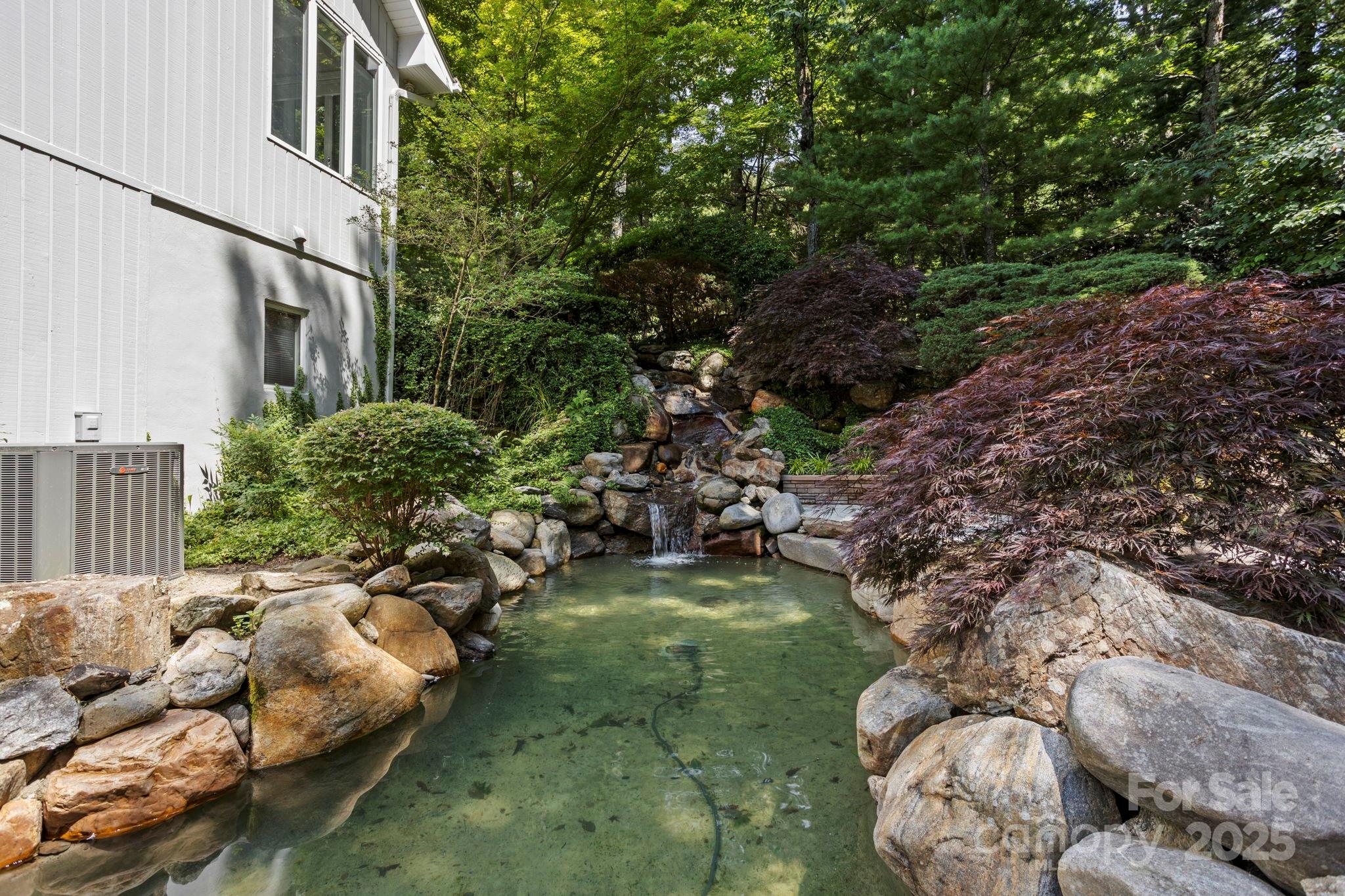 Flat Rock, North Carolina, 28731, United States, 3 Bedrooms Bedrooms, ,7 BathroomsBathrooms,Residential,Active,2007635