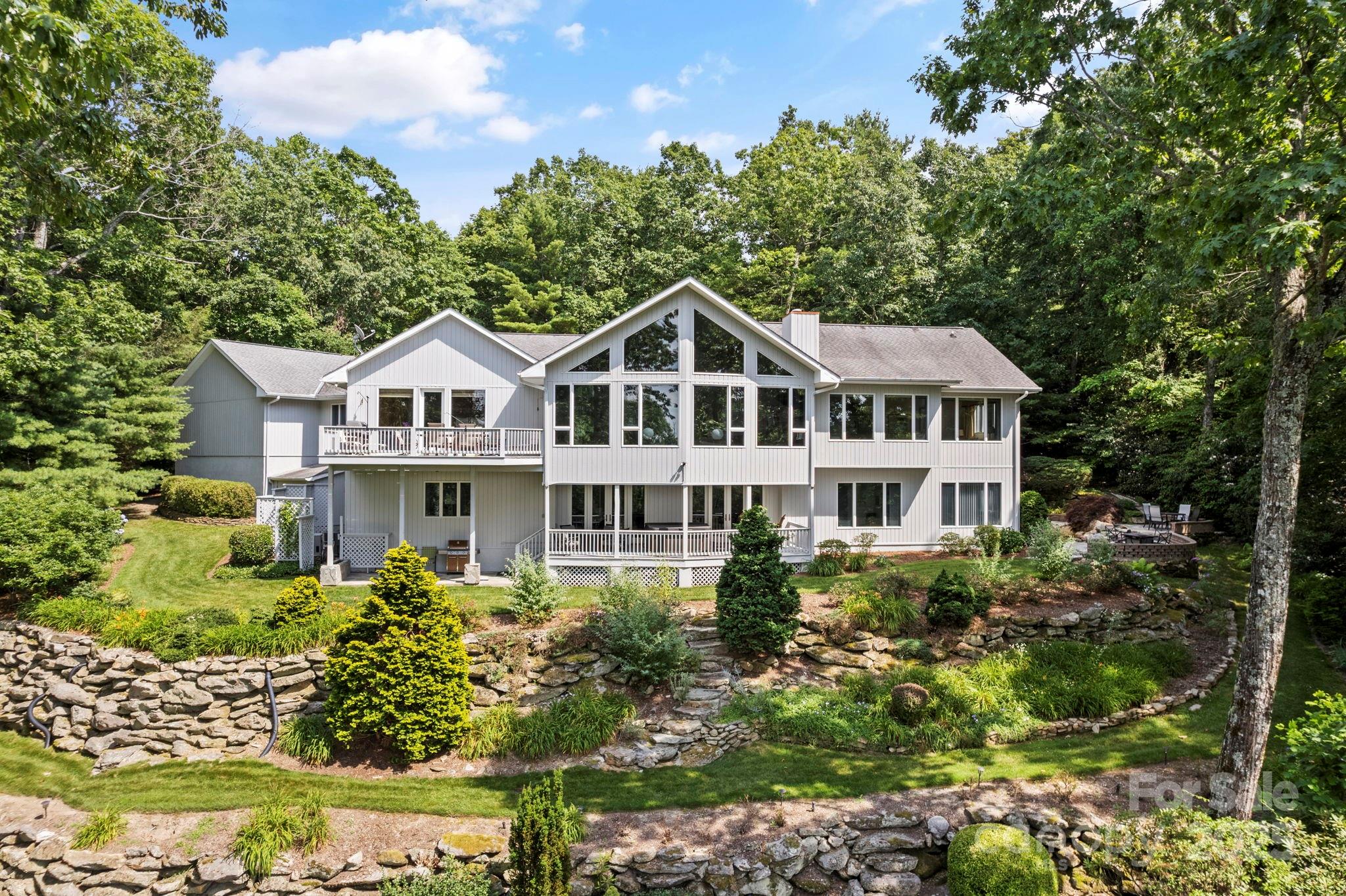 Flat Rock, North Carolina, 28731, United States, 3 Bedrooms Bedrooms, ,7 BathroomsBathrooms,Residential,Active,2007635