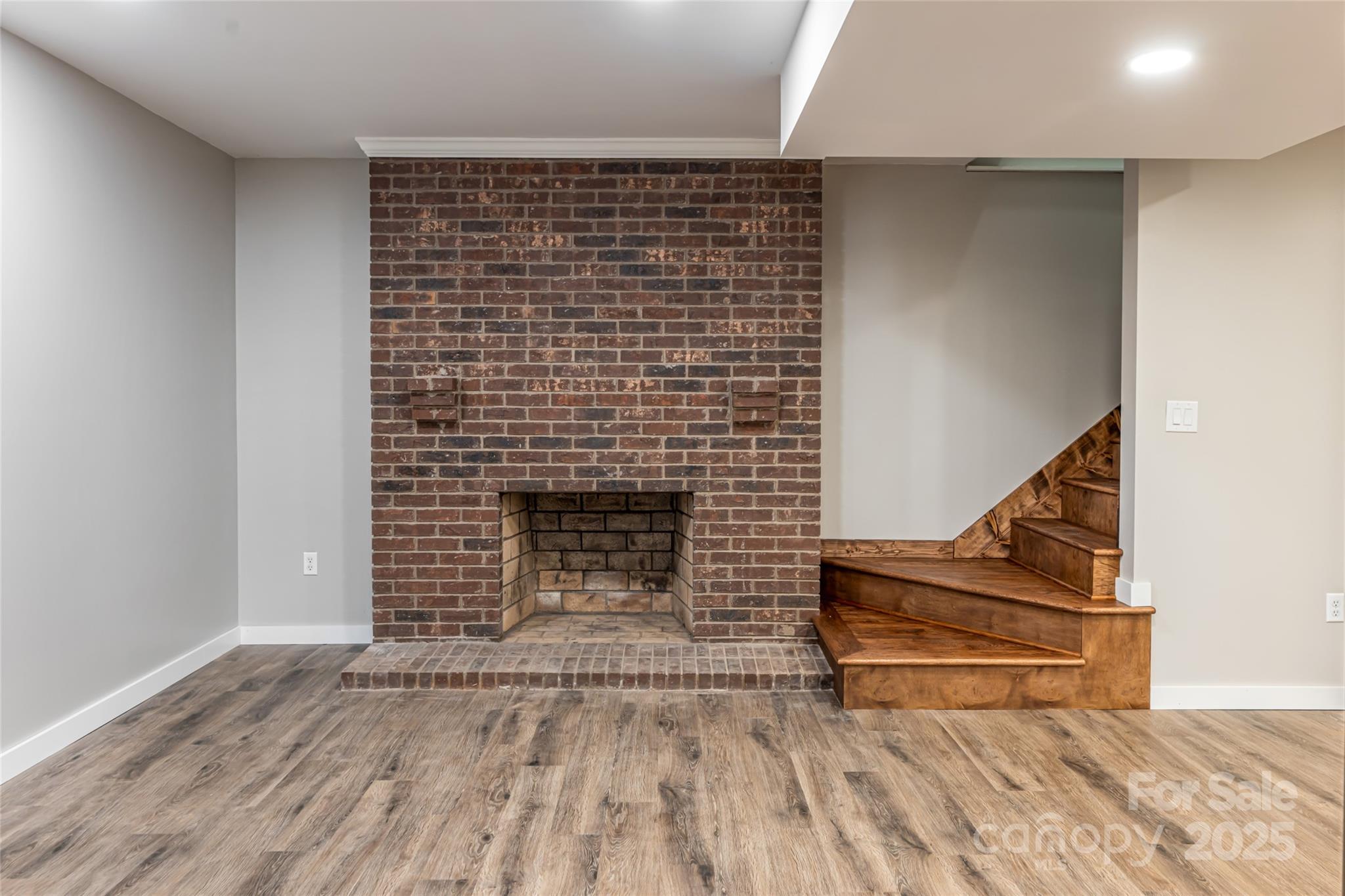 Leicester, North Carolina, 28748, United States, 4 Bedrooms Bedrooms, ,3 BathroomsBathrooms,Residential,Active,1927647