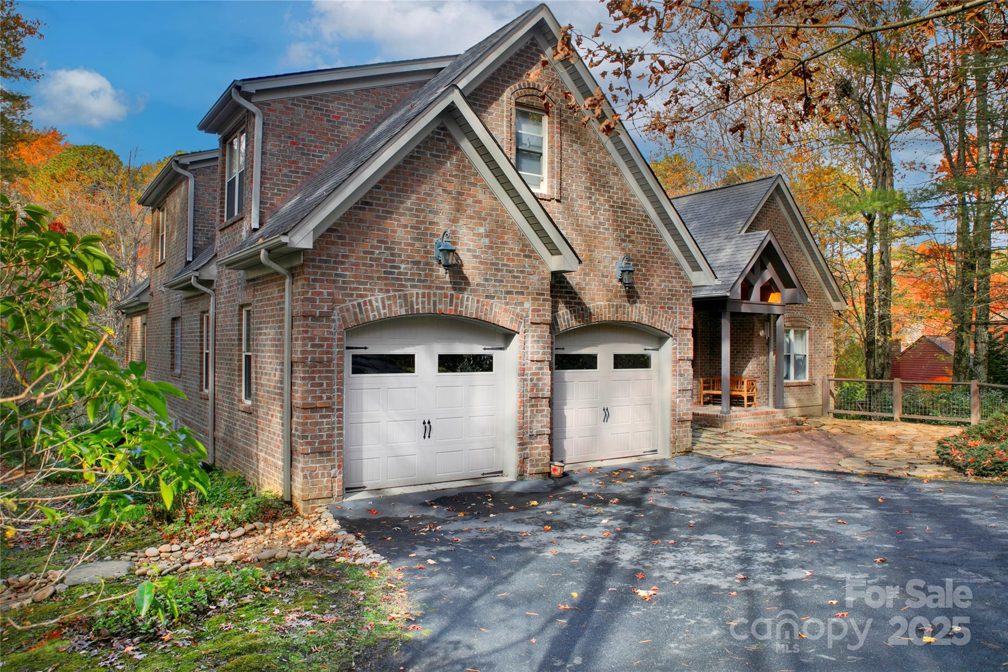 Brevard, North Carolina, 28712, United States, 4 Bedrooms Bedrooms, ,4 BathroomsBathrooms,Residential,Active,2006978