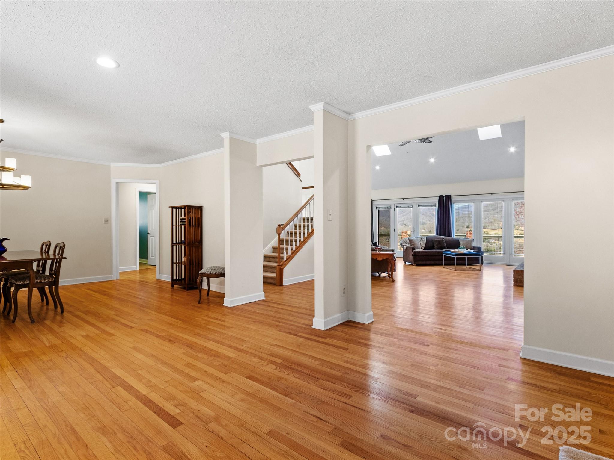 Barnardsville, North Carolina, 28709, United States, ,4 BathroomsBathrooms,Residential,Active,1770043