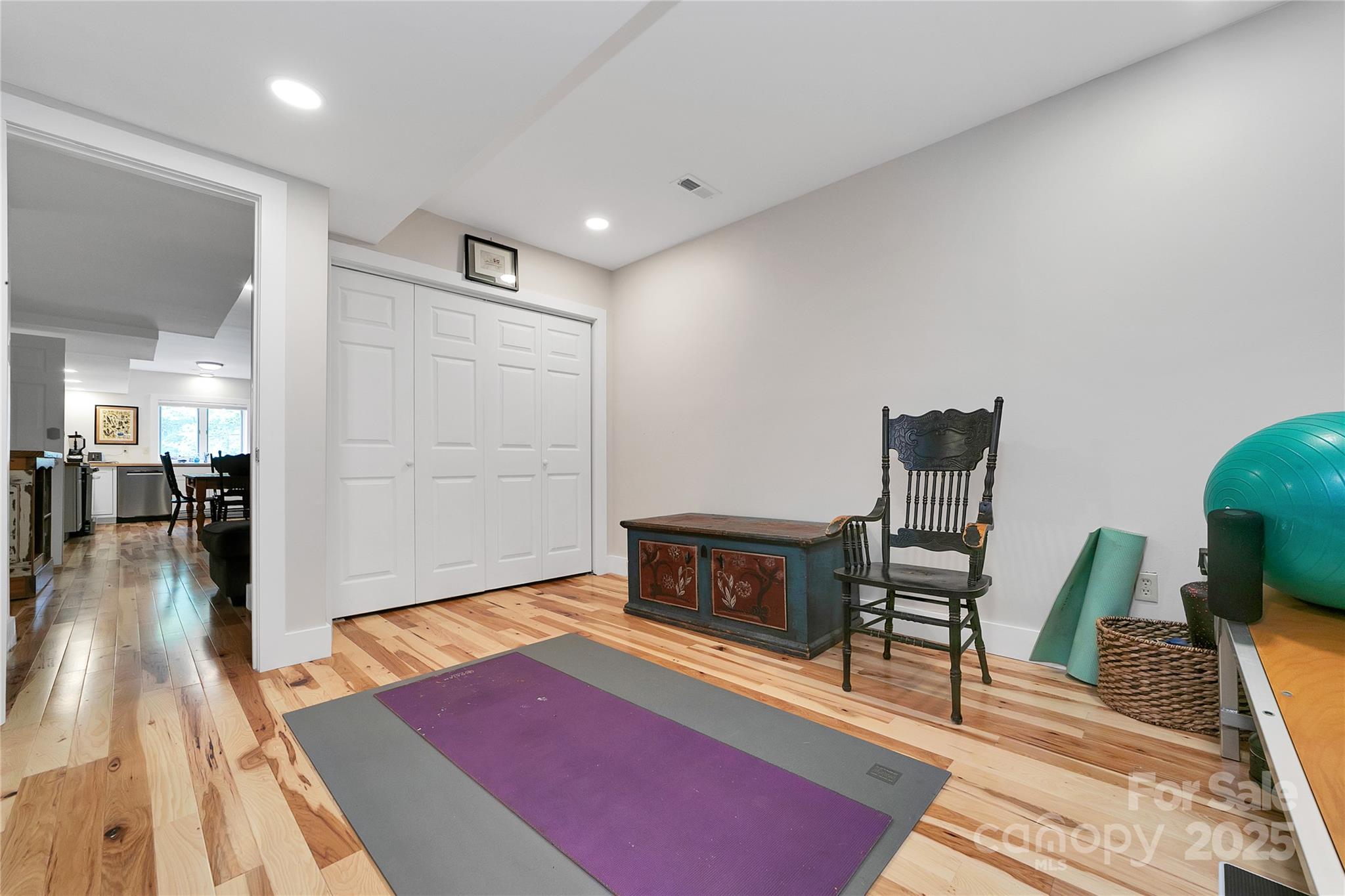 Brevard, North Carolina, 28712, United States, 4 Bedrooms Bedrooms, ,5 BathroomsBathrooms,Residential,Active,1953267
