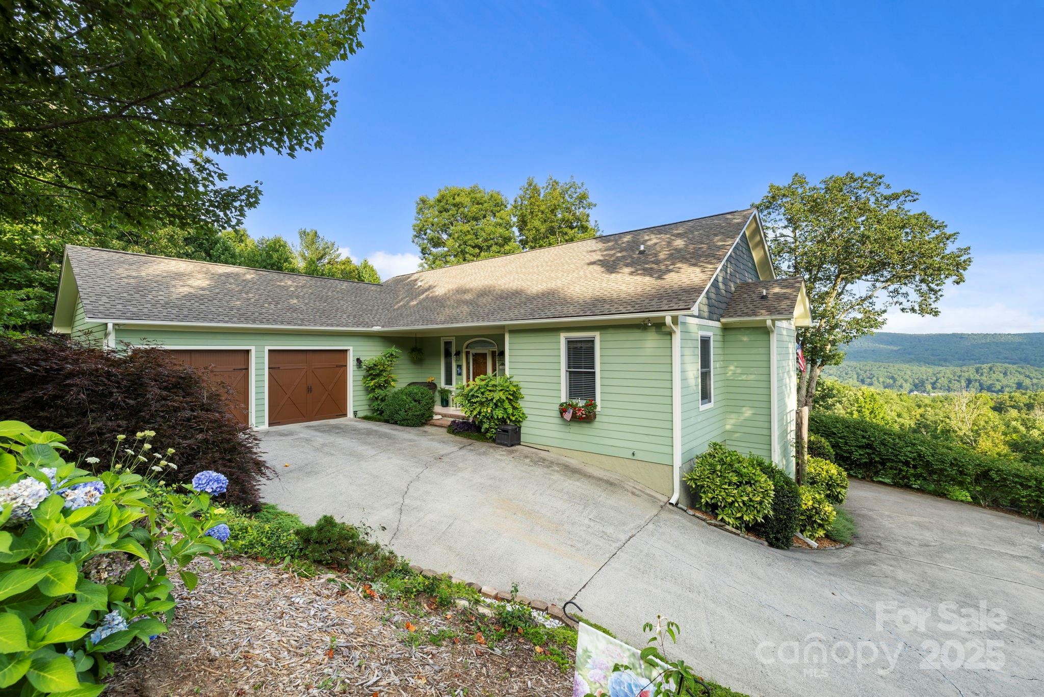 Zirconia, North Carolina, 28790, United States, 3 Bedrooms Bedrooms, ,3 BathroomsBathrooms,Residential,Active,1756946